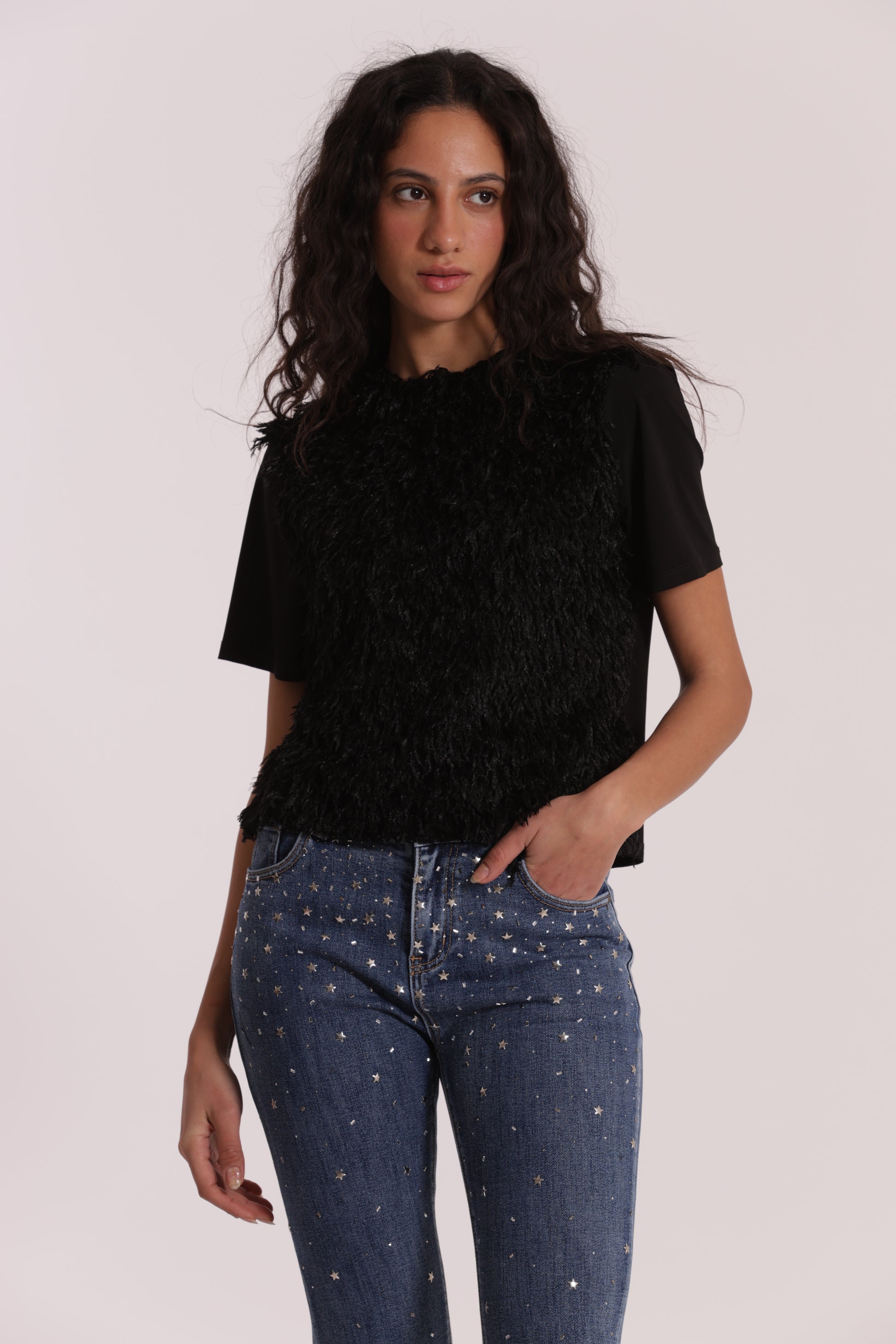 T-SHIRT CON FRANGE INCRESPATE