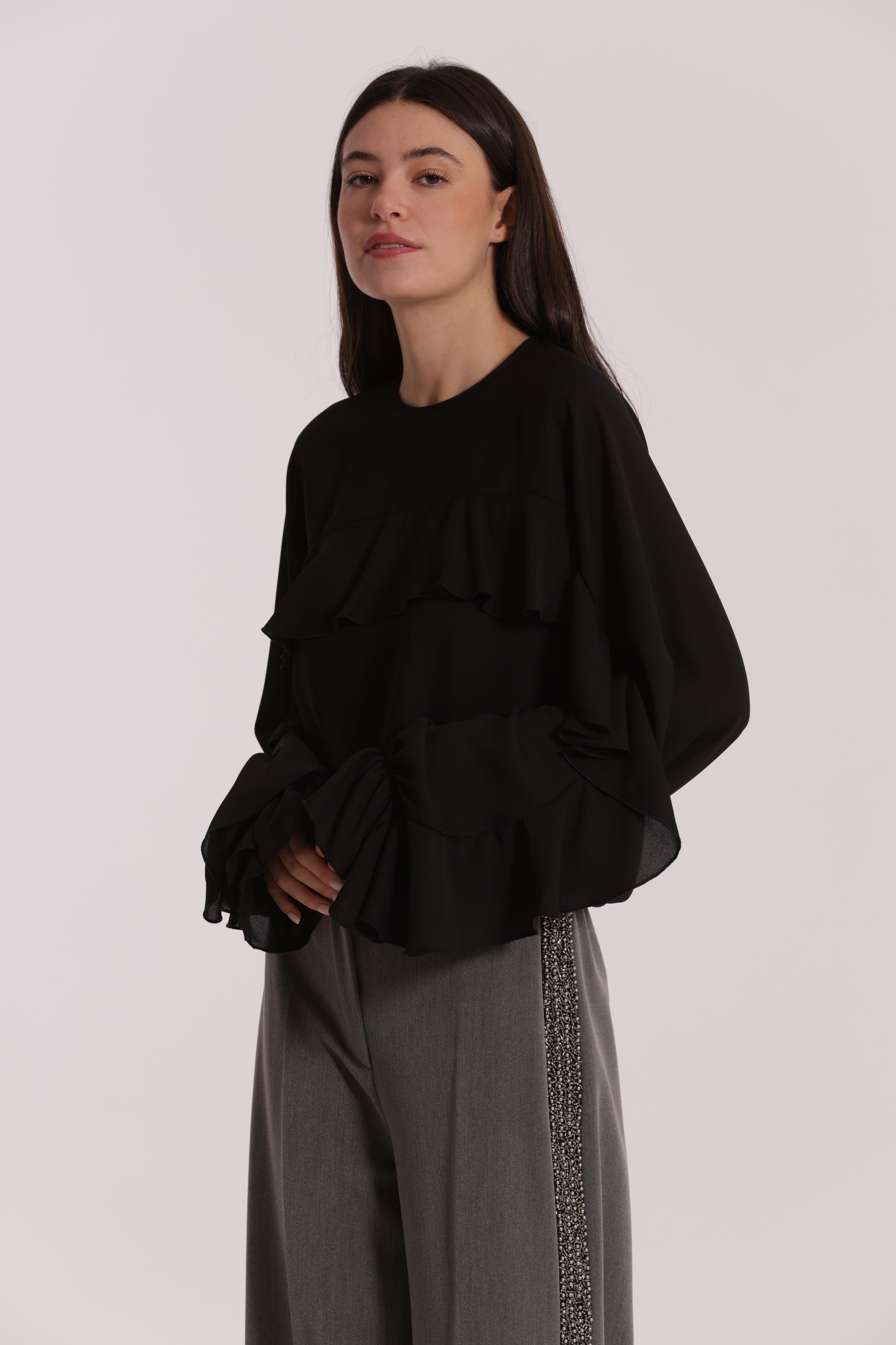 BLUSA CON ROUCHES