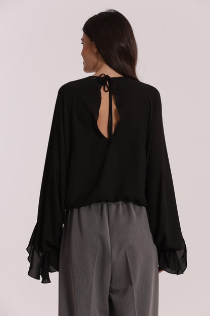 BLUSA CON ROUCHES