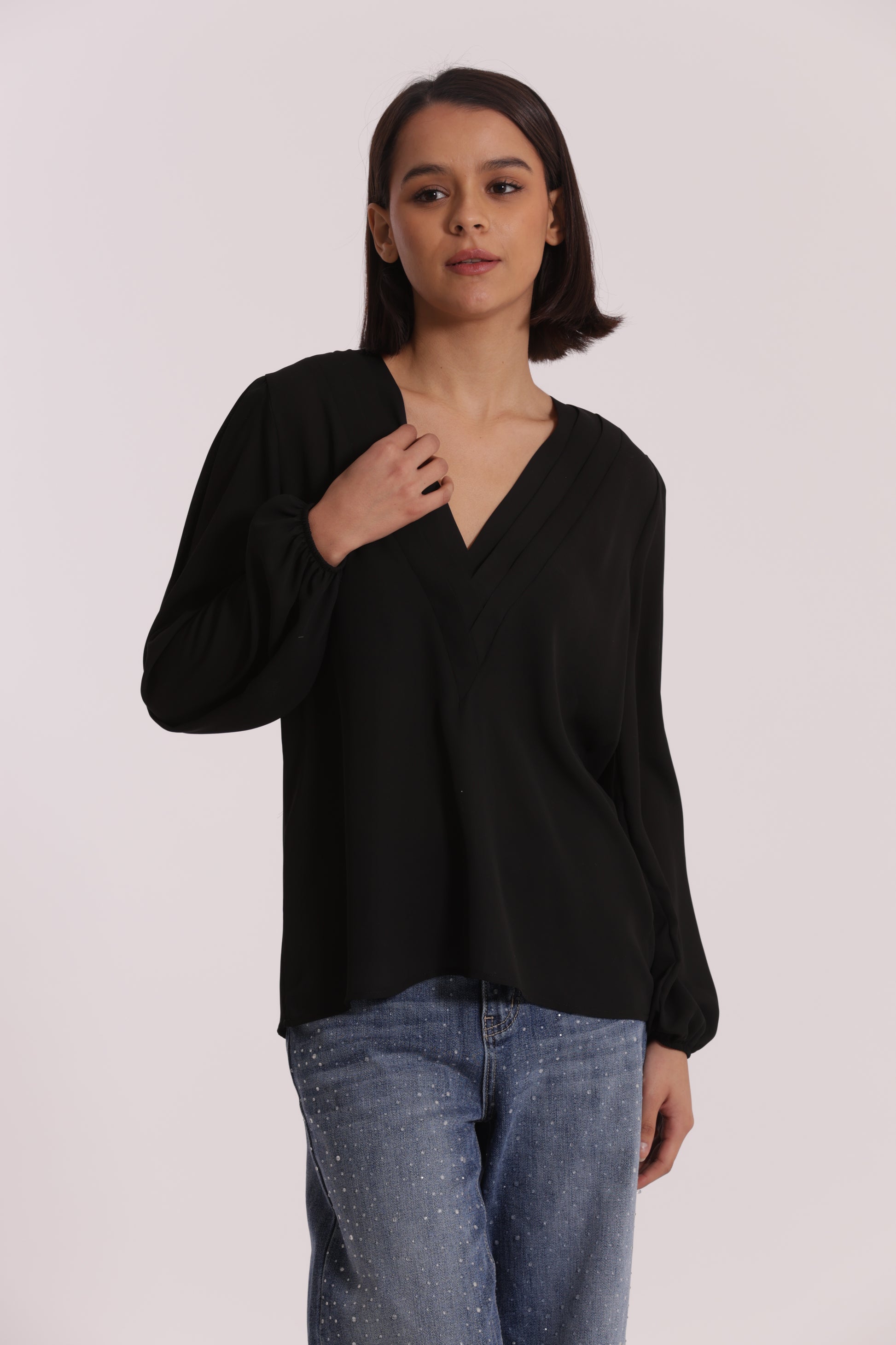 BLUSA SCOLLO A V CON DETTAGLIO SU COLLO