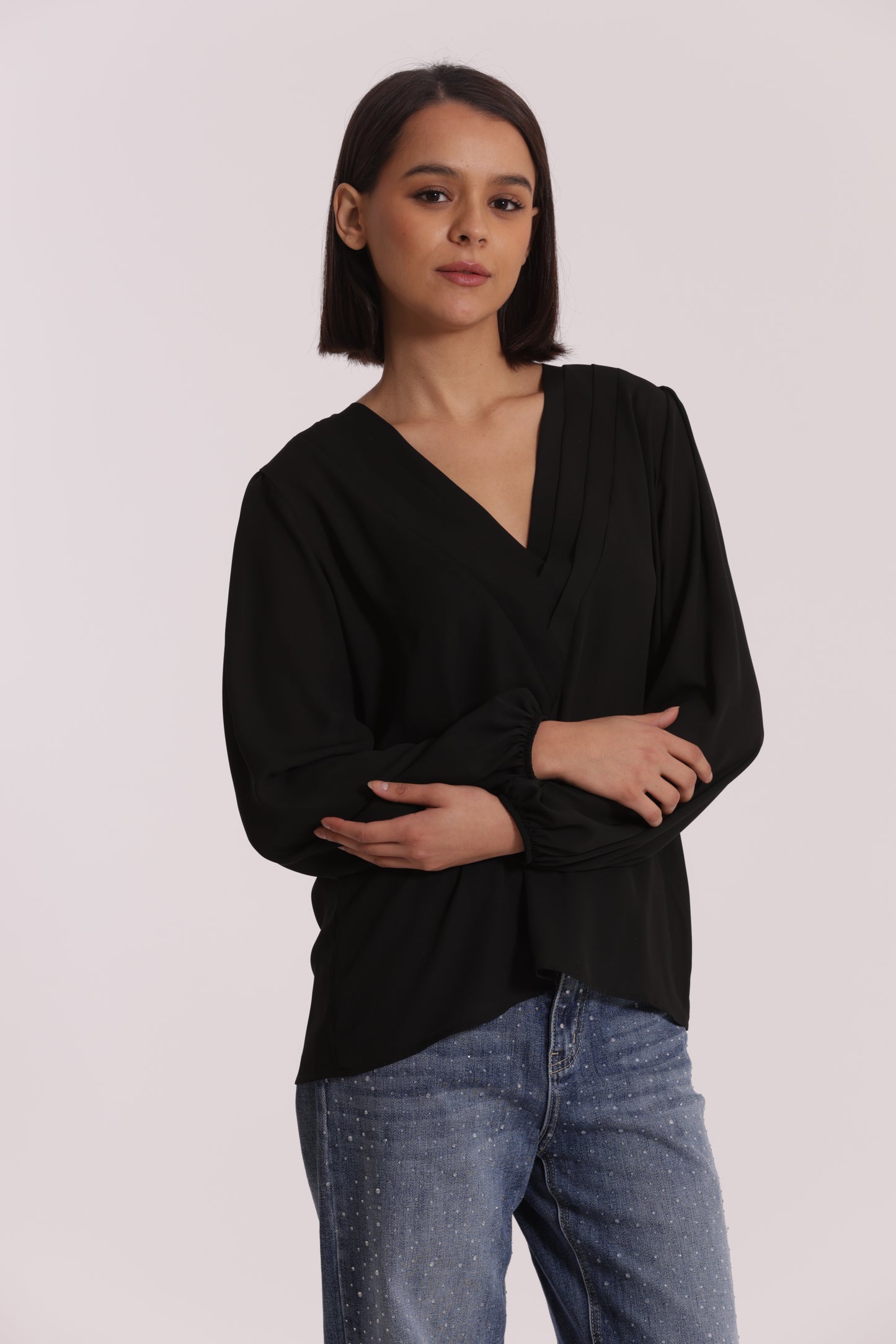 BLUSA SCOLLO A V CON DETTAGLIO SU COLLO