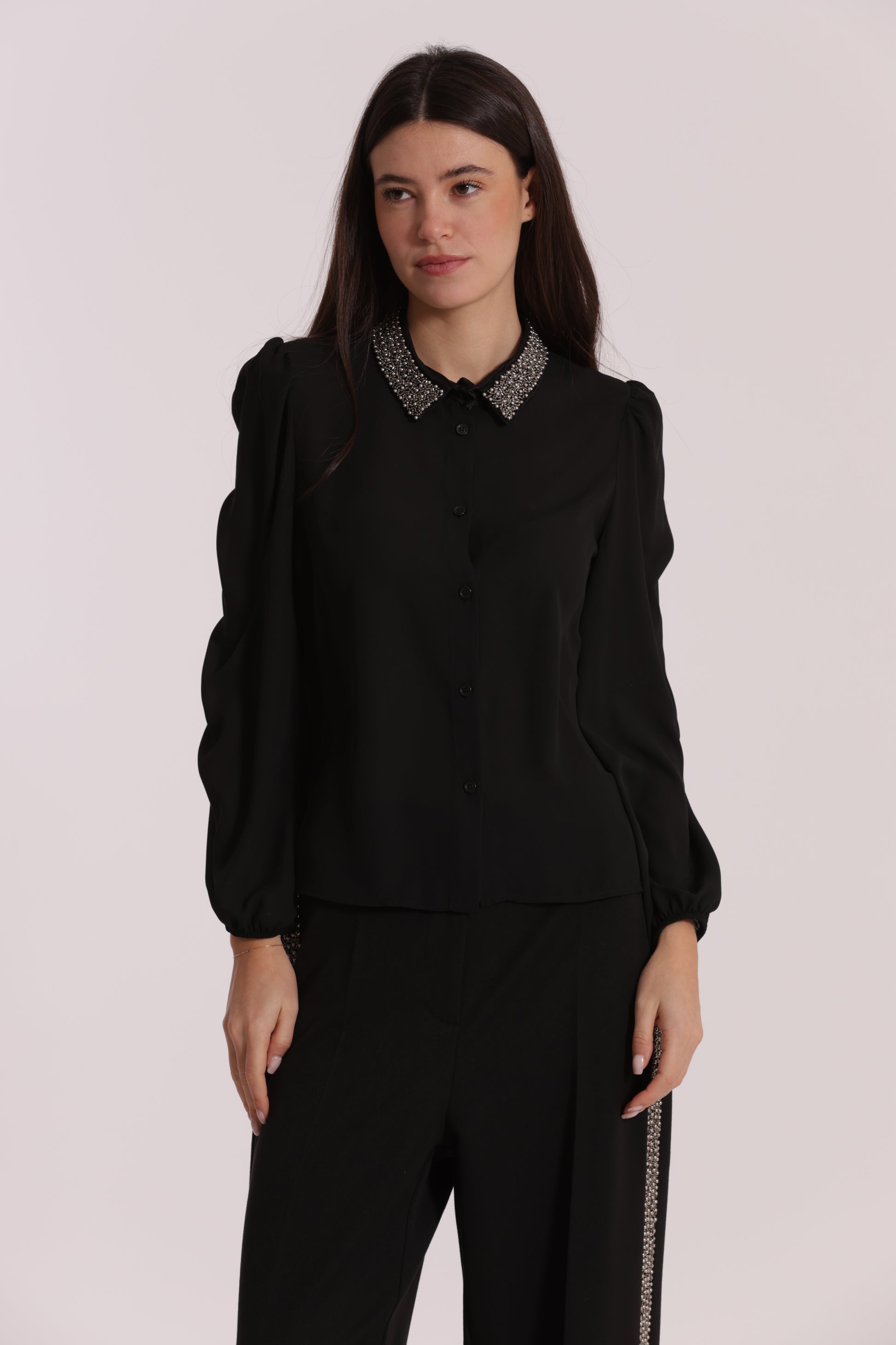 CAMICIA CON COLLO RICAMATO