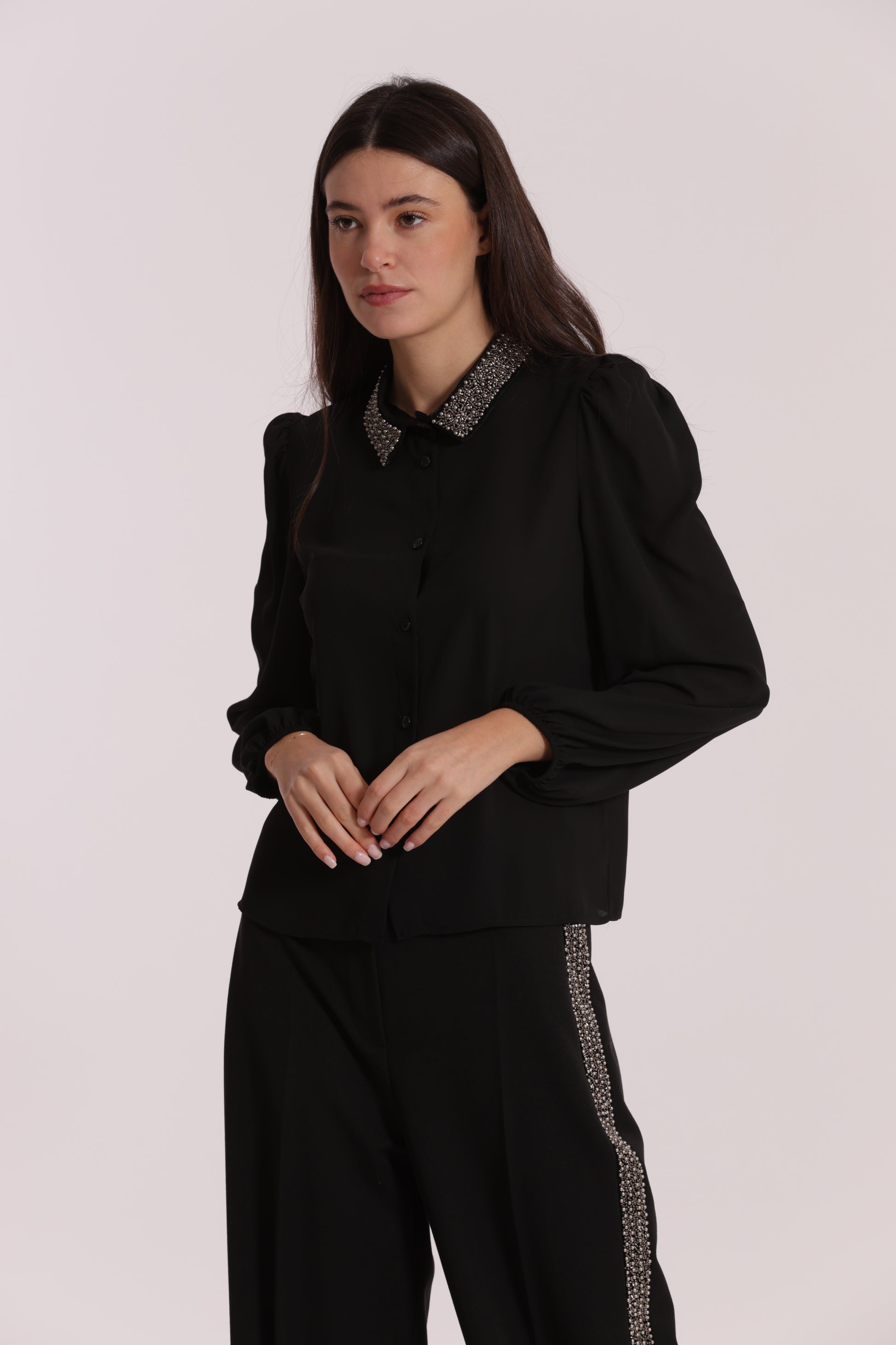 CAMICIA CON COLLO RICAMATO