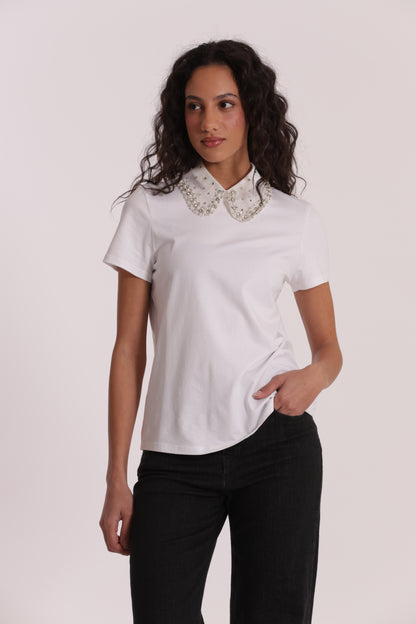 T-SHIRT CON COLLETTO DECORATO