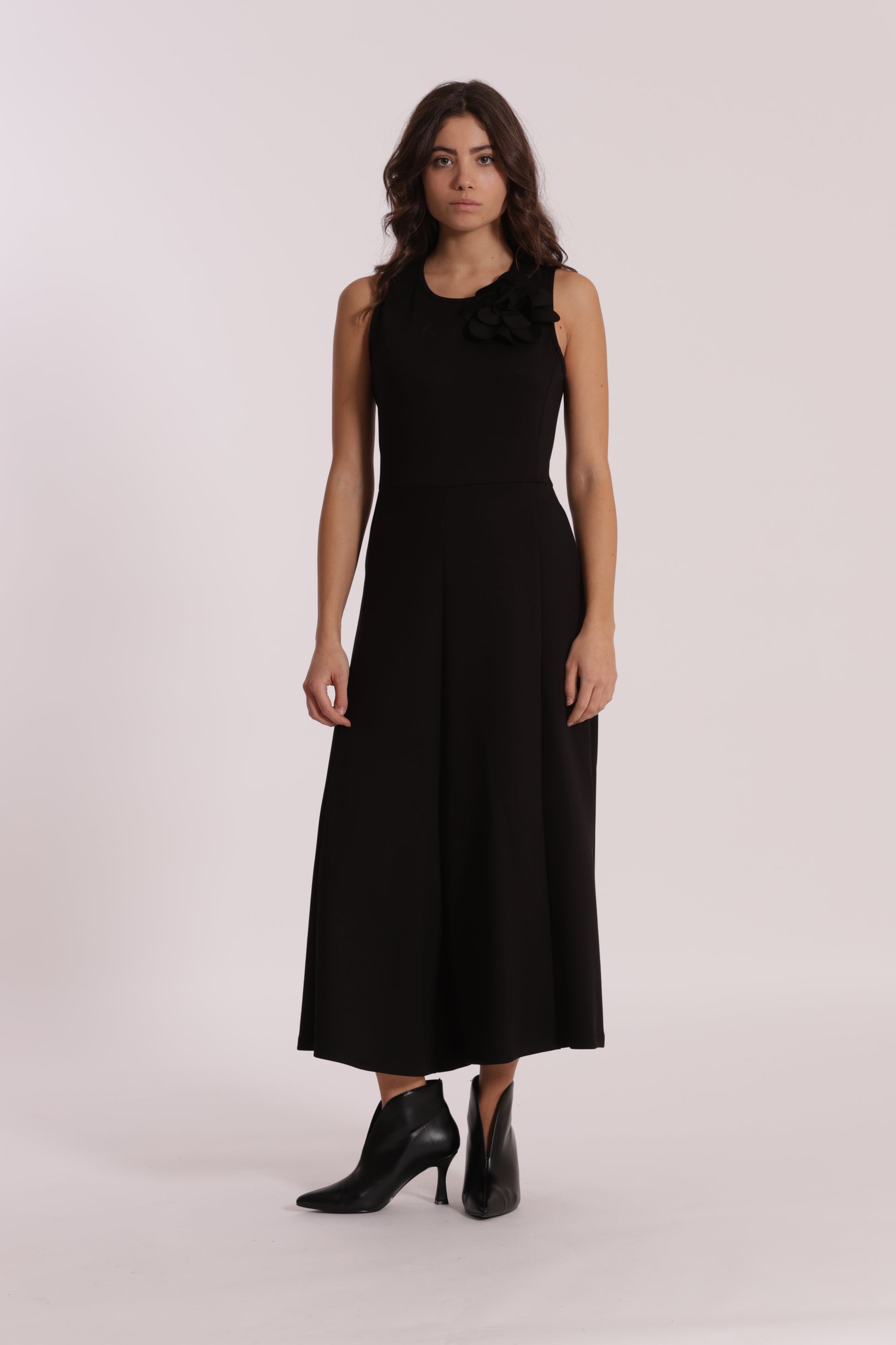 TUTA IN NEOPRENE CON FIORE