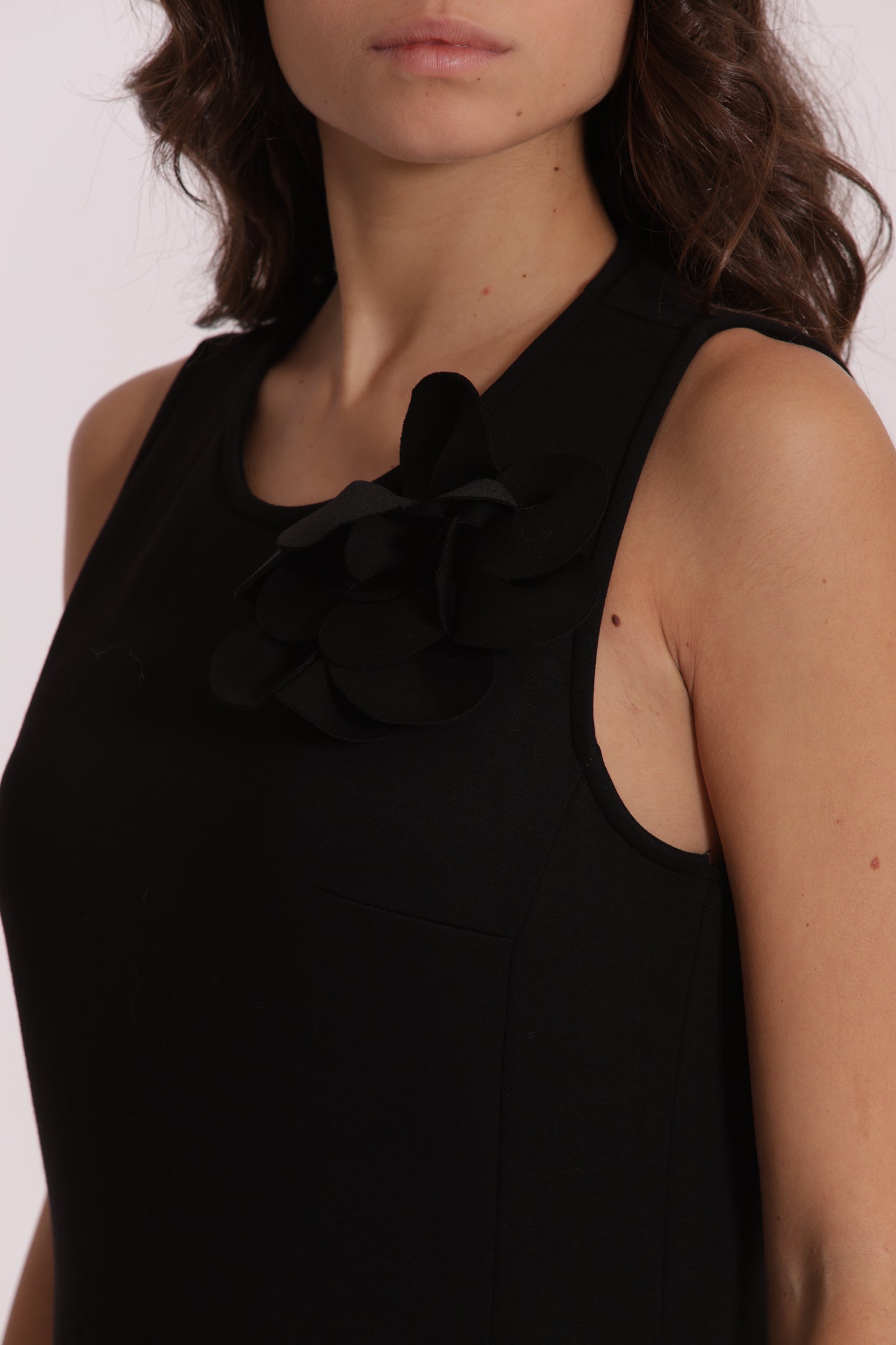 TUTA IN NEOPRENE CON FIORE