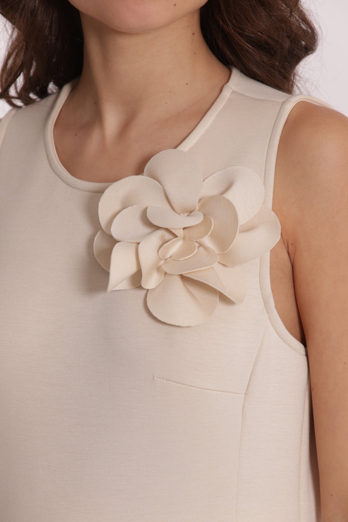 TUTA IN NEOPRENE CON FIORE