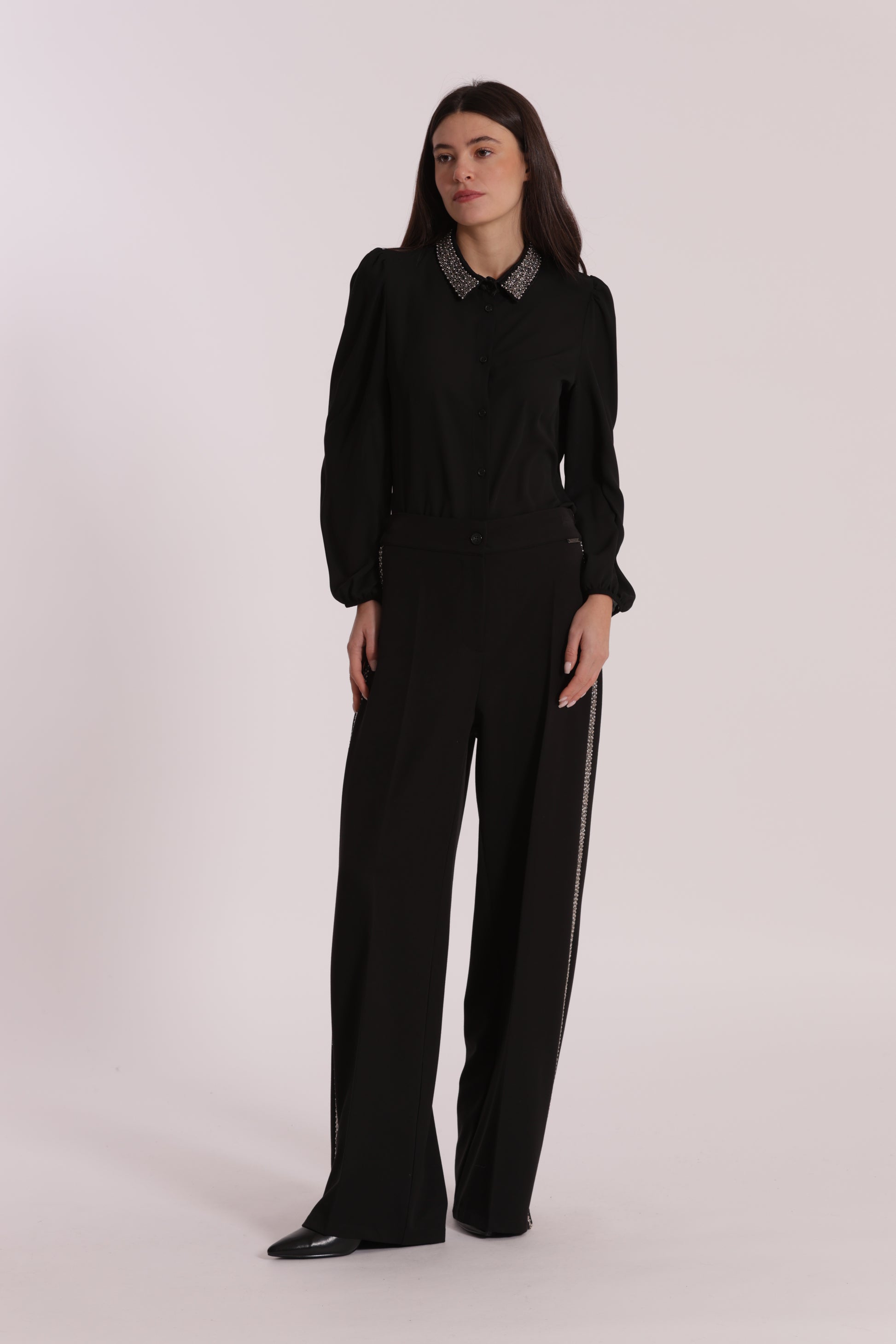 PANTALONE PALAZZO CON PASSAMANERIA RICAMATA