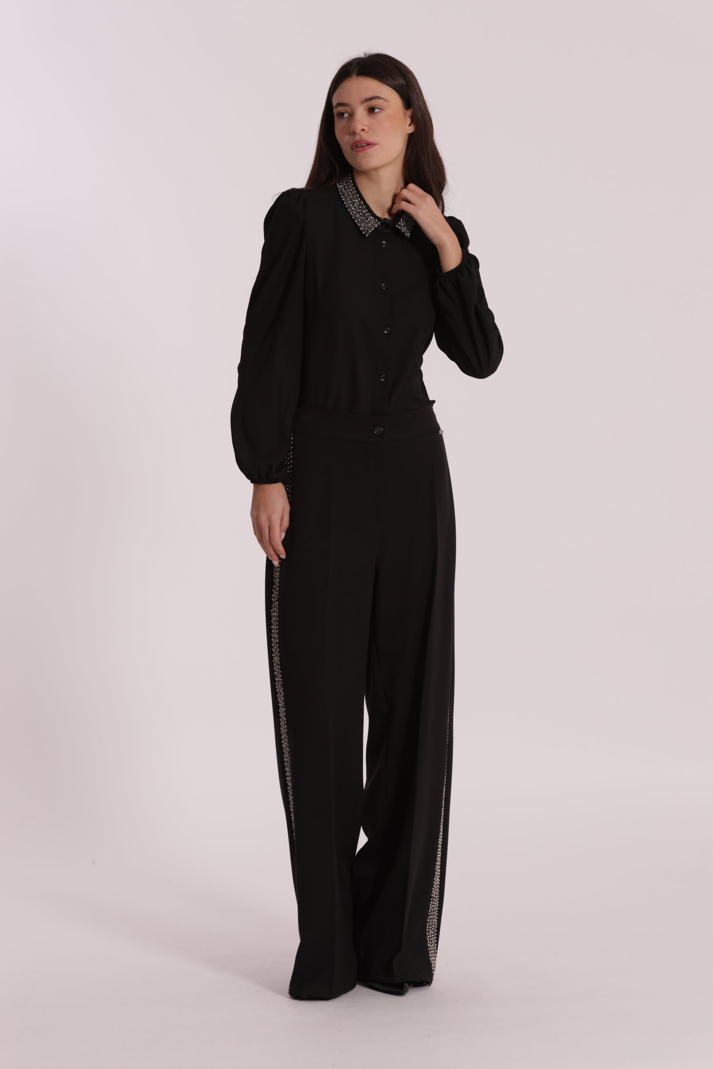 PANTALONE PALAZZO CON PASSAMANERIA RICAMATA