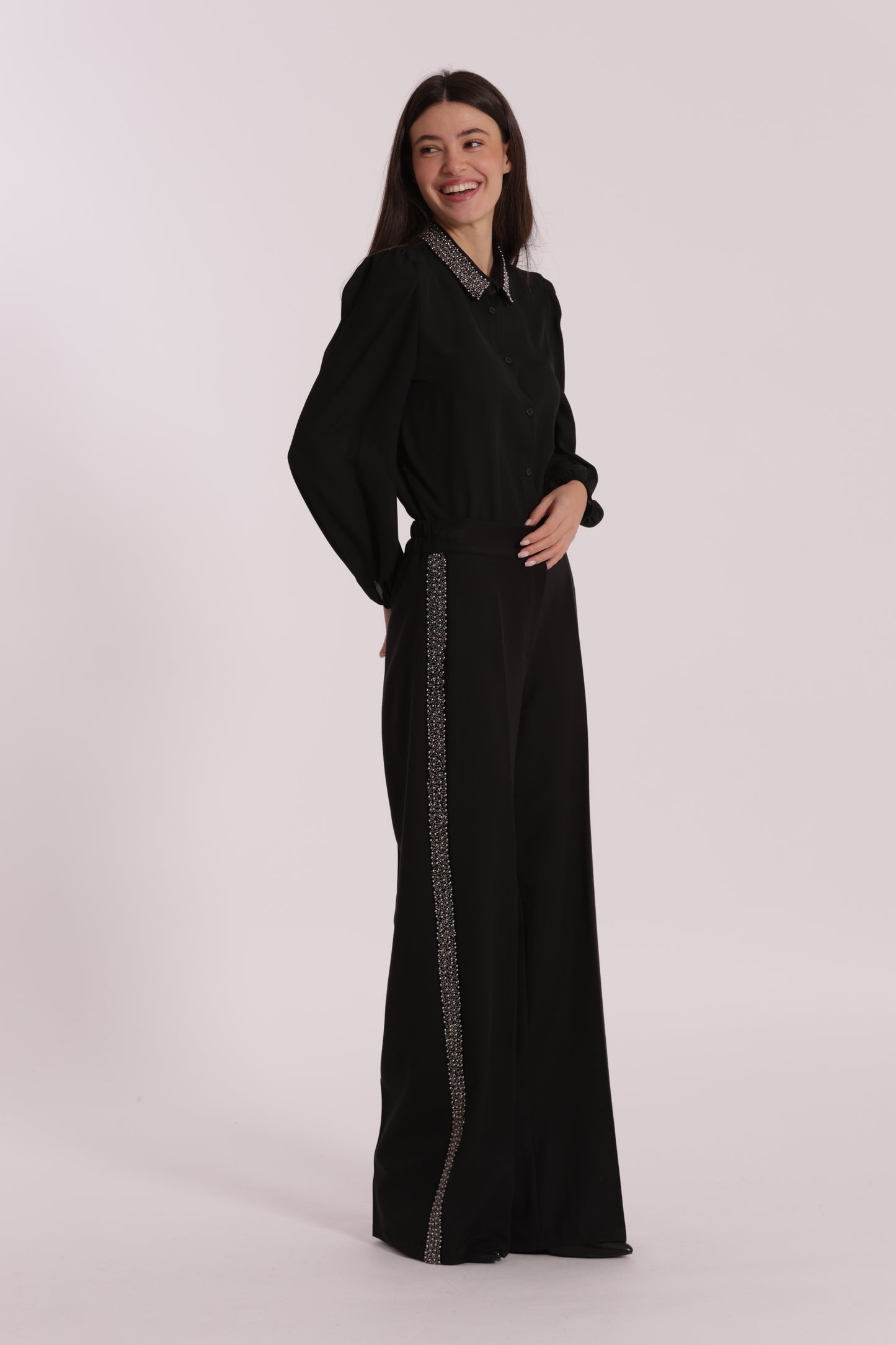 PANTALONE PALAZZO CON PASSAMANERIA RICAMATA