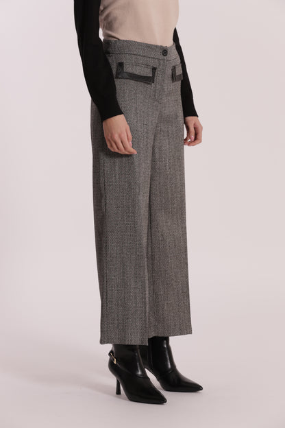 PANTALONE CROPPED TESSUTO SPIGATO DETTAGLI IN SIMIL PELLE
