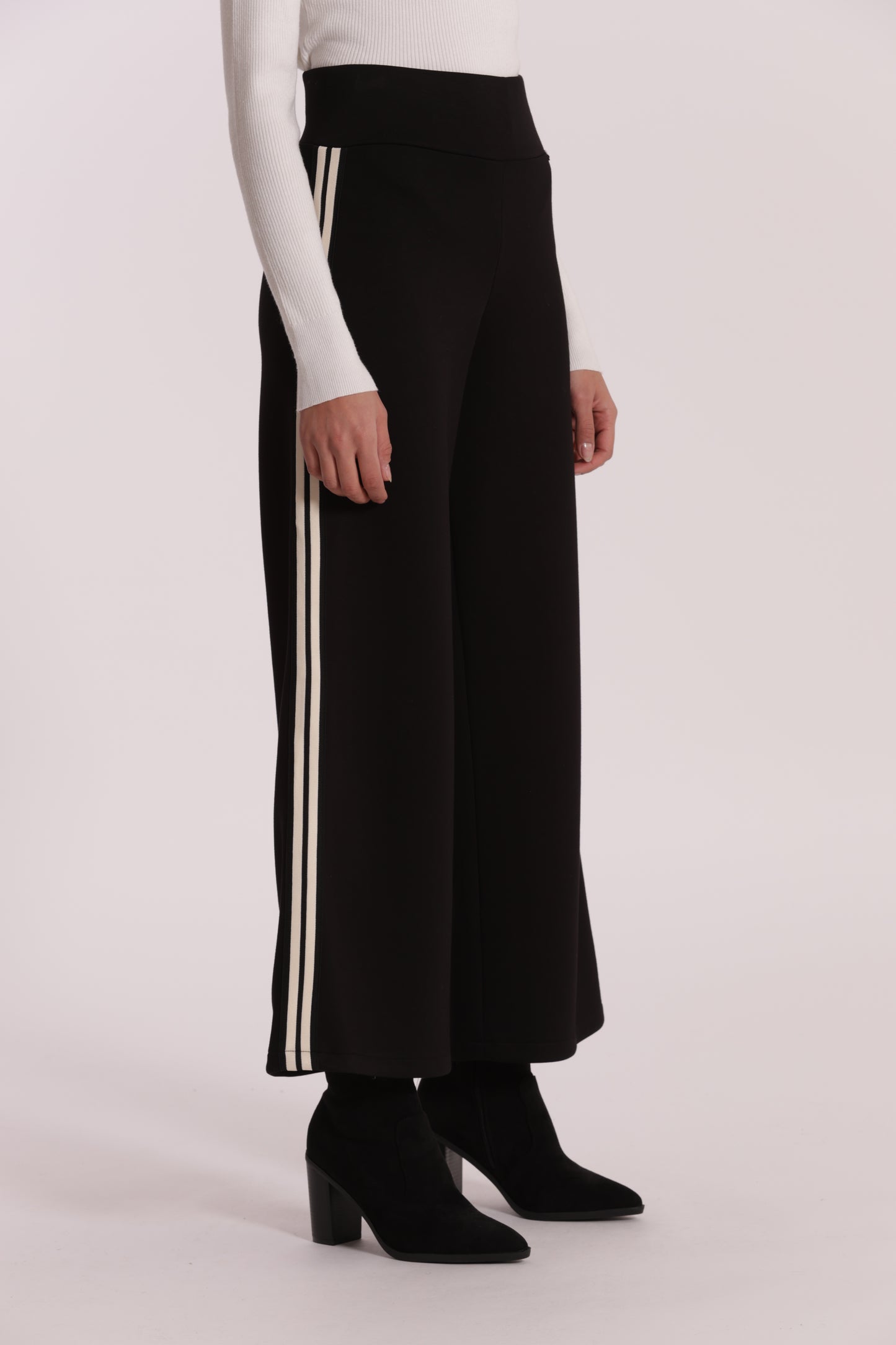 PANTALONE PALAZZO IN NEOPRENE CON PASSAMNERIA
