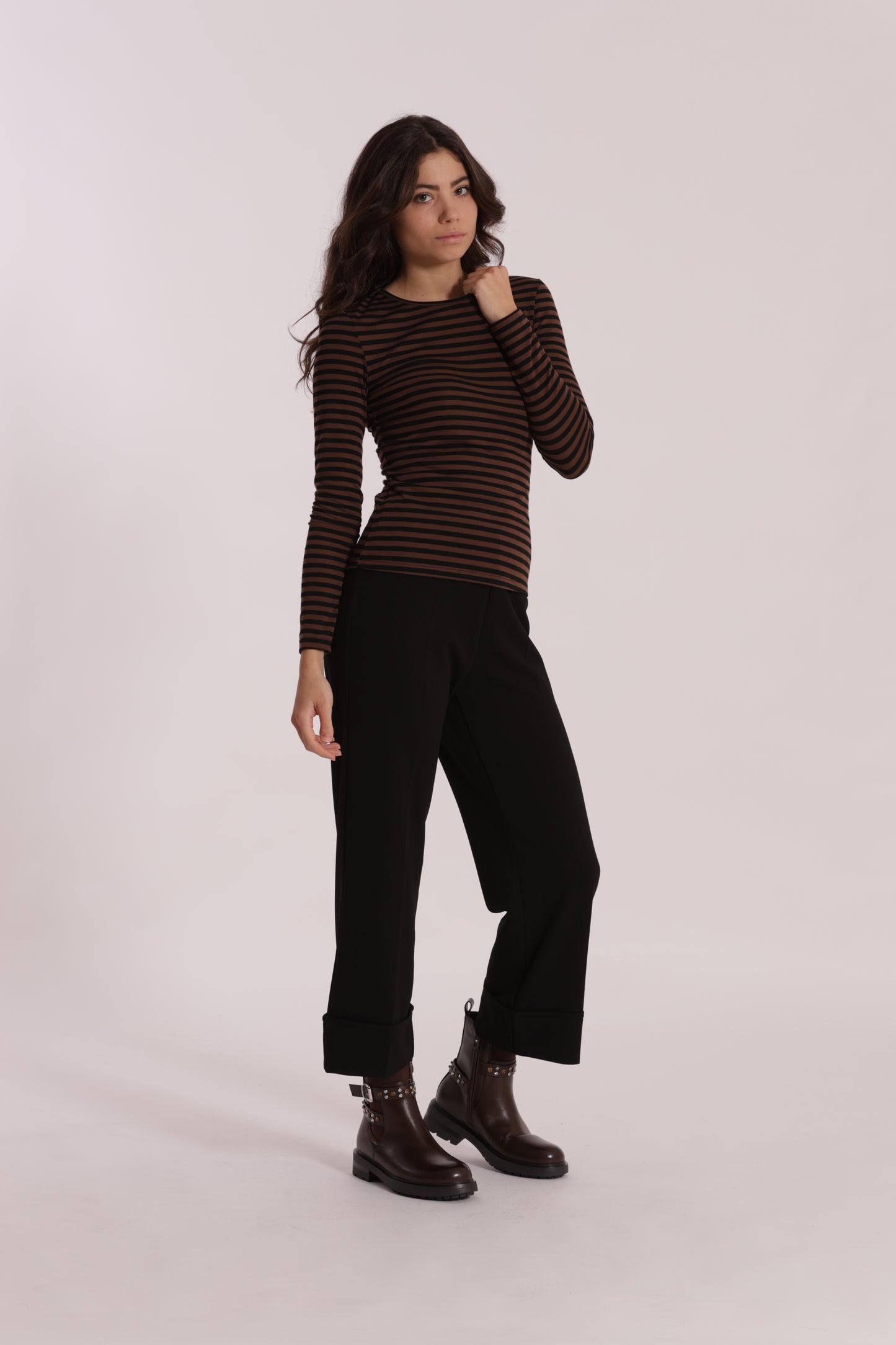 PANTALONE CROPPED CON RISVOLTO IN CREPE