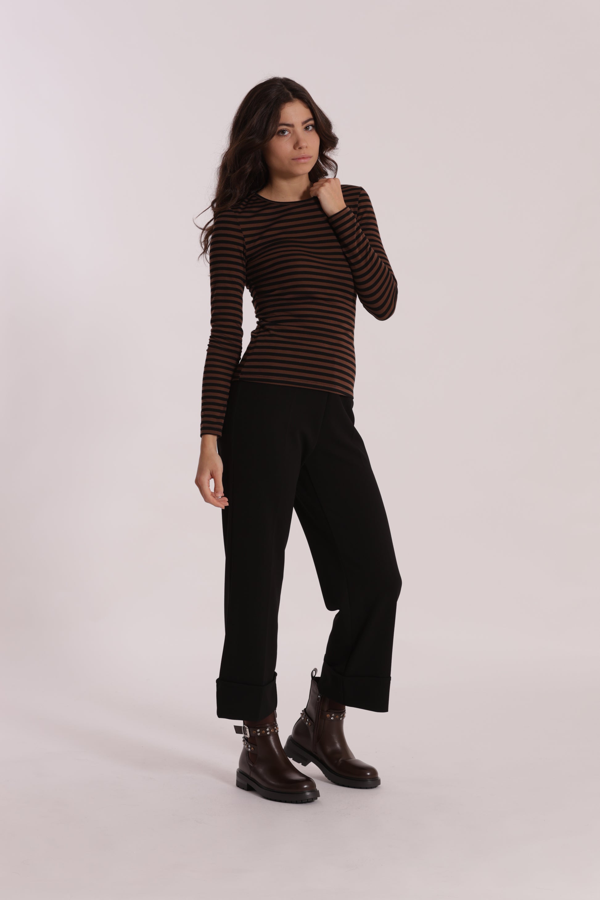 PANTALONE CROPPED CON RISVOLTO IN CREPE