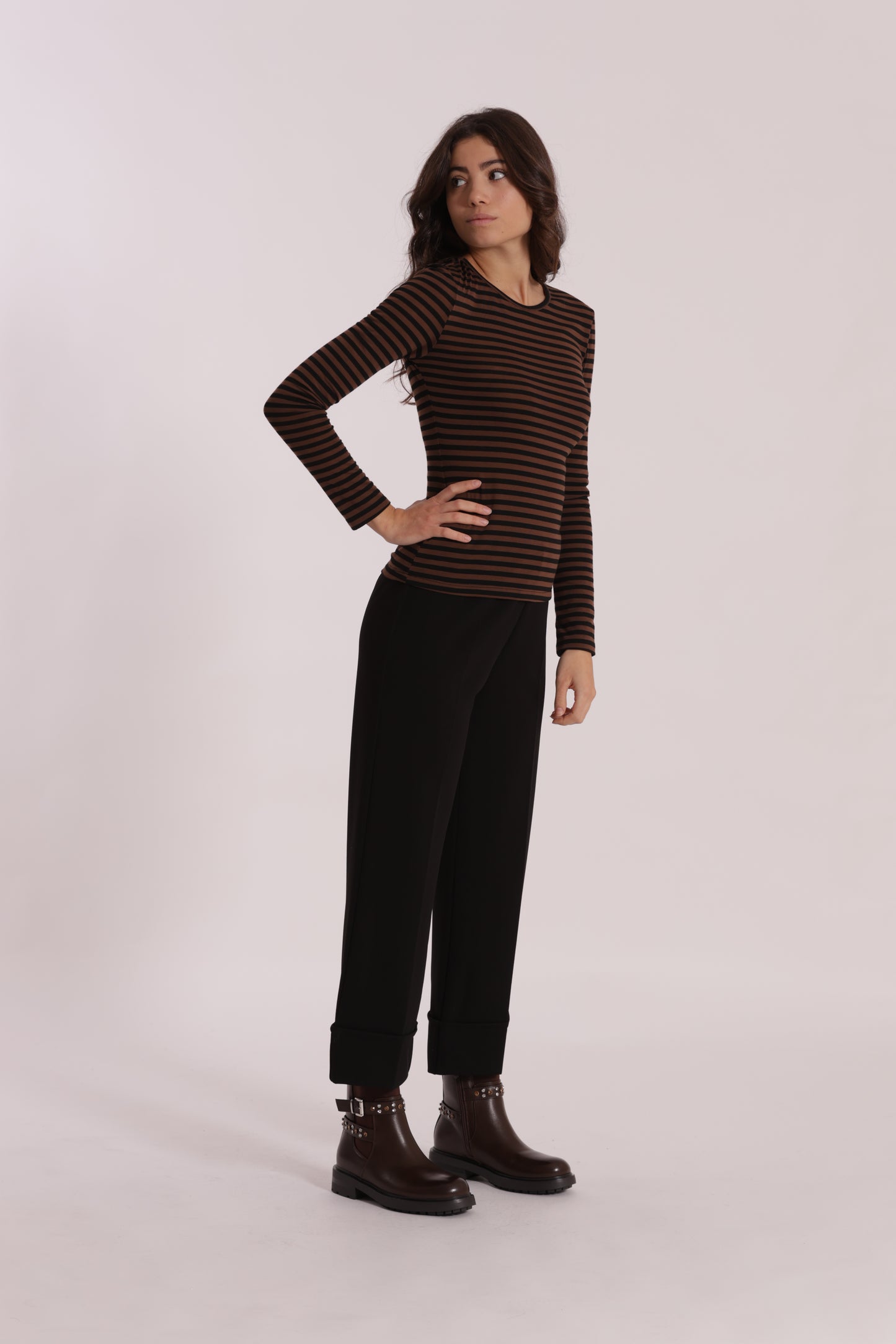 PANTALONE CROPPED CON RISVOLTO IN CREPE