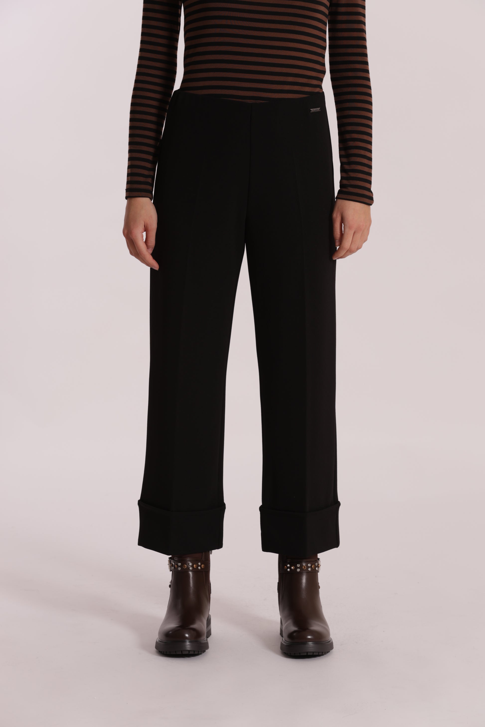 PANTALONE CROPPED CON RISVOLTO IN CREPE