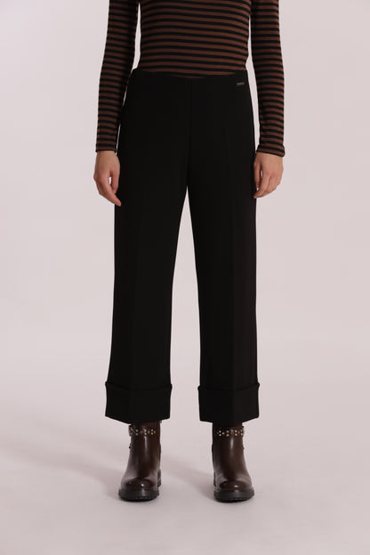 PANTALONE CROPPED CON RISVOLTO IN CREPE