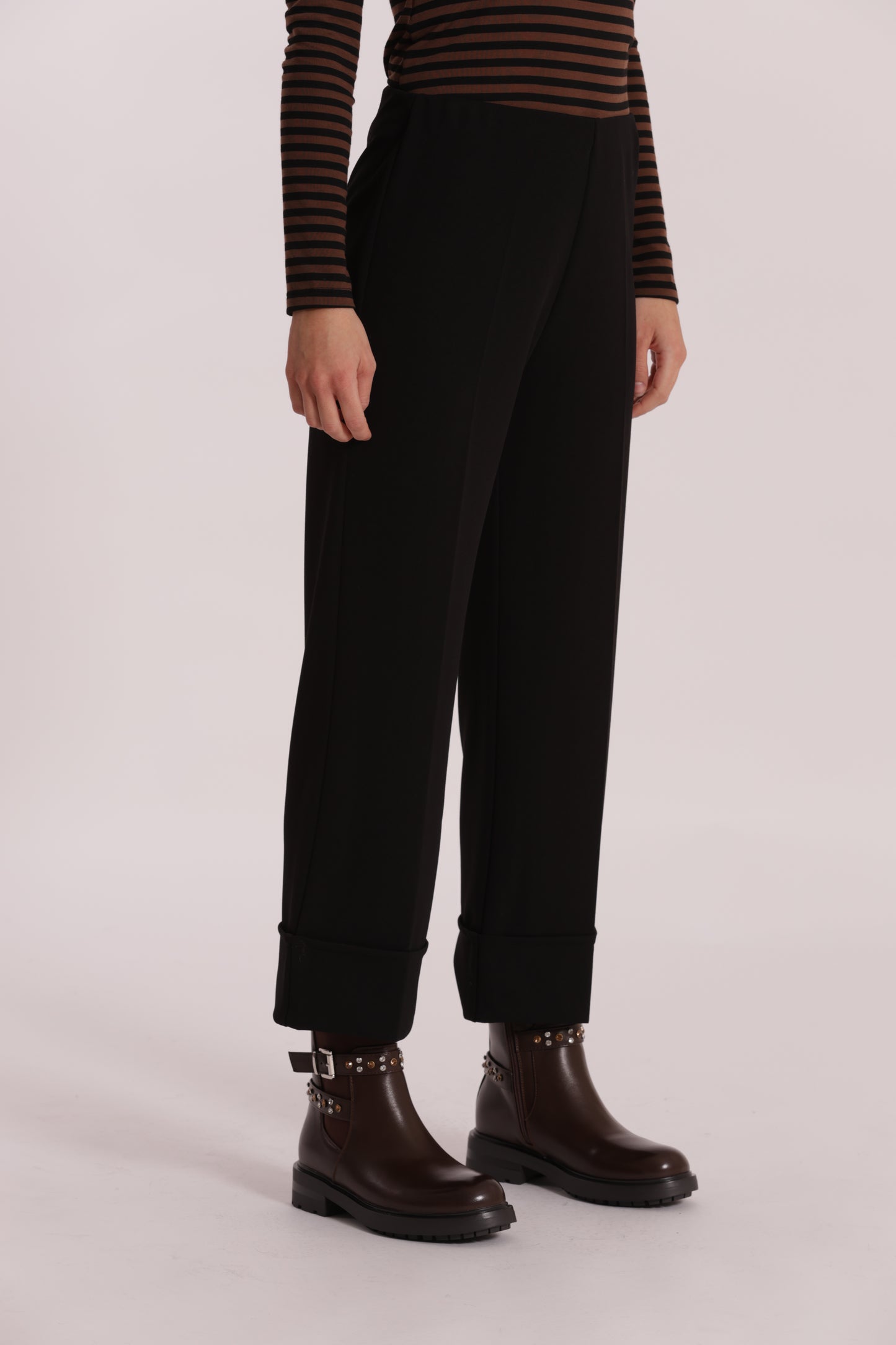 PANTALONE CROPPED CON RISVOLTO IN CREPE