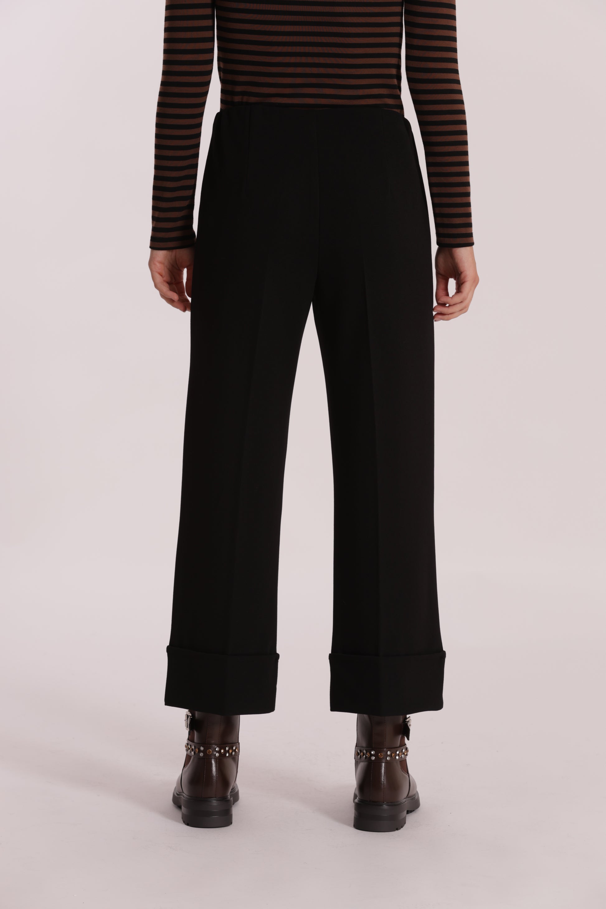 PANTALONE CROPPED CON RISVOLTO IN CREPE