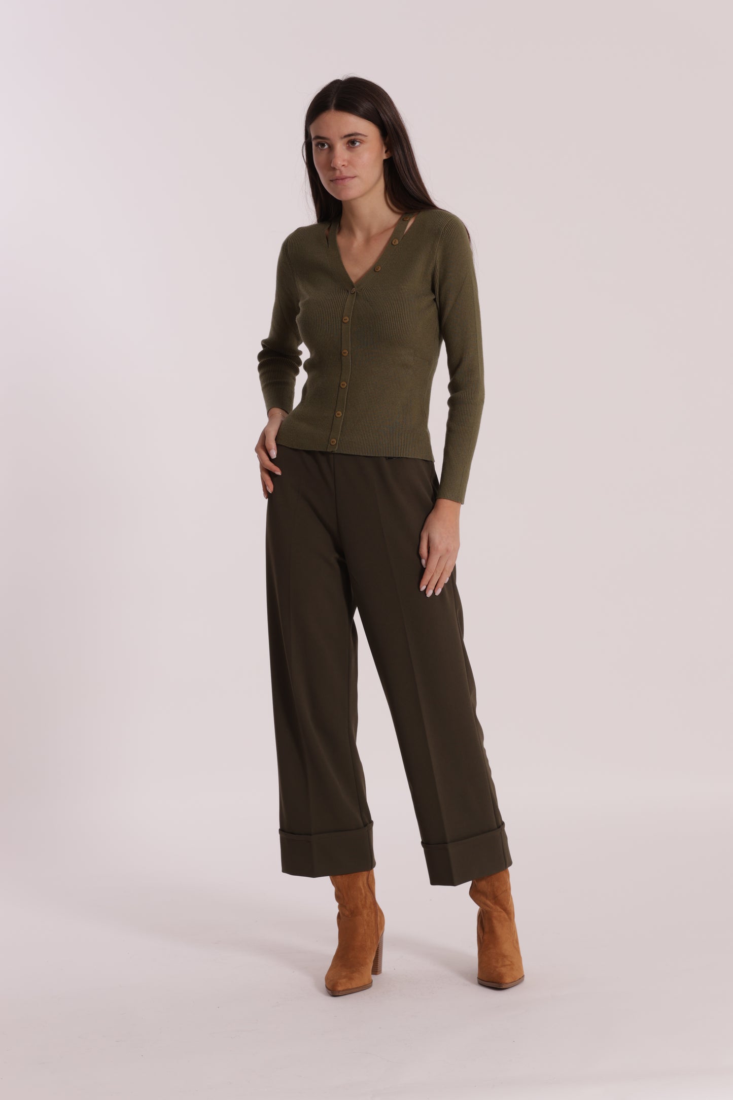 PANTALONE CROPPED CON RISVOLTO IN CREPE