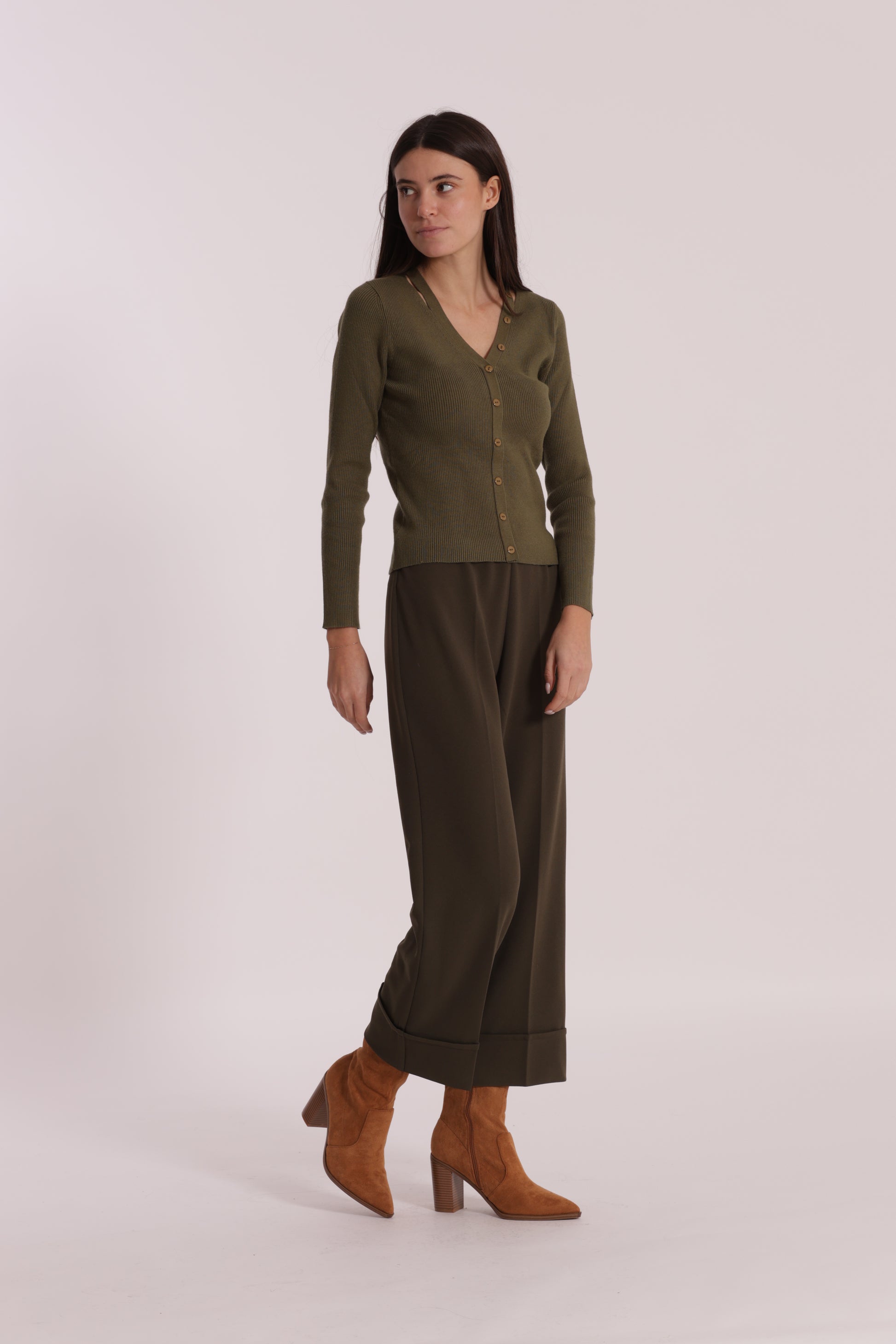 PANTALONE CROPPED CON RISVOLTO IN CREPE