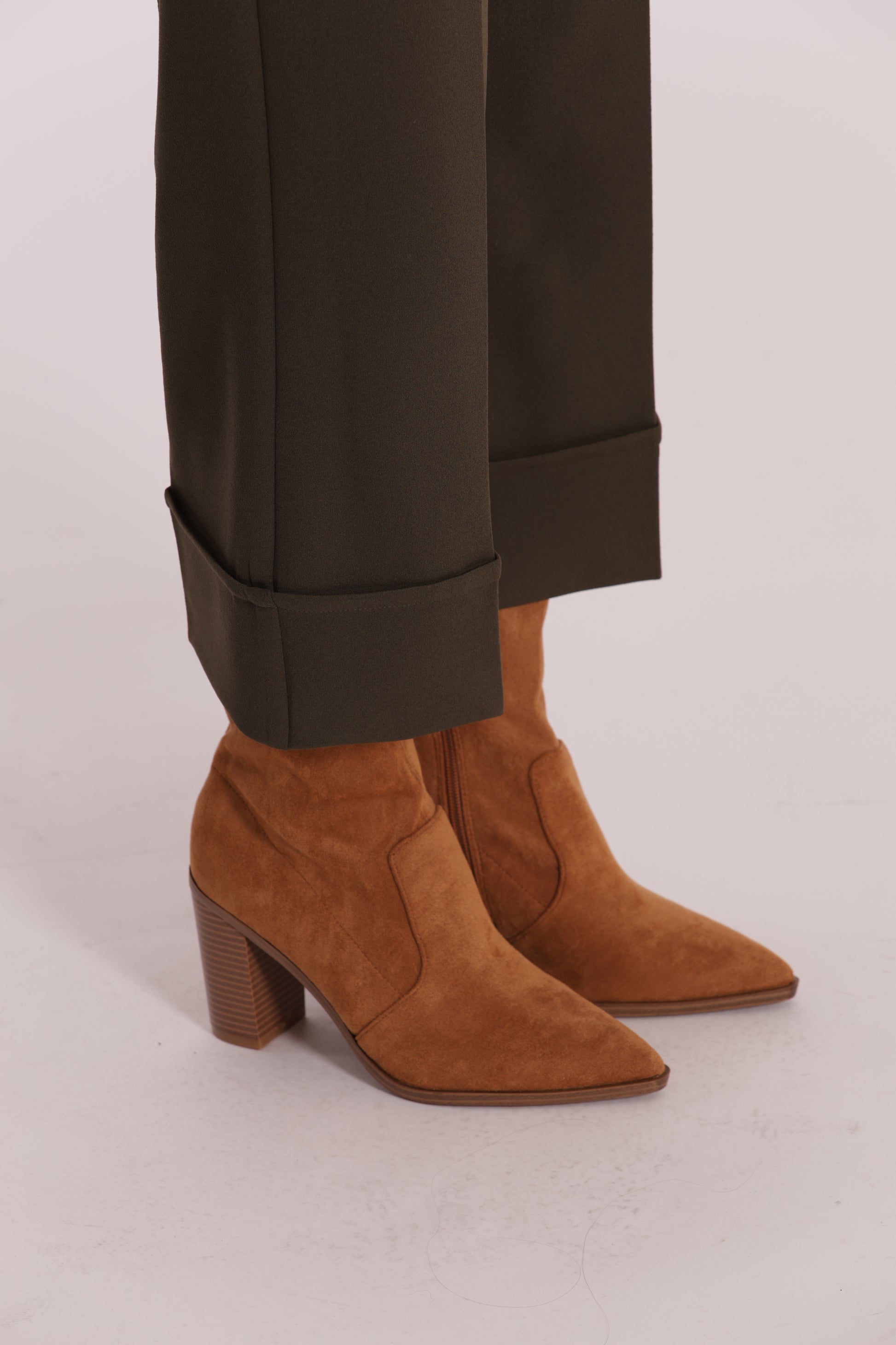 PANTALONE CROPPED CON RISVOLTO IN CREPE