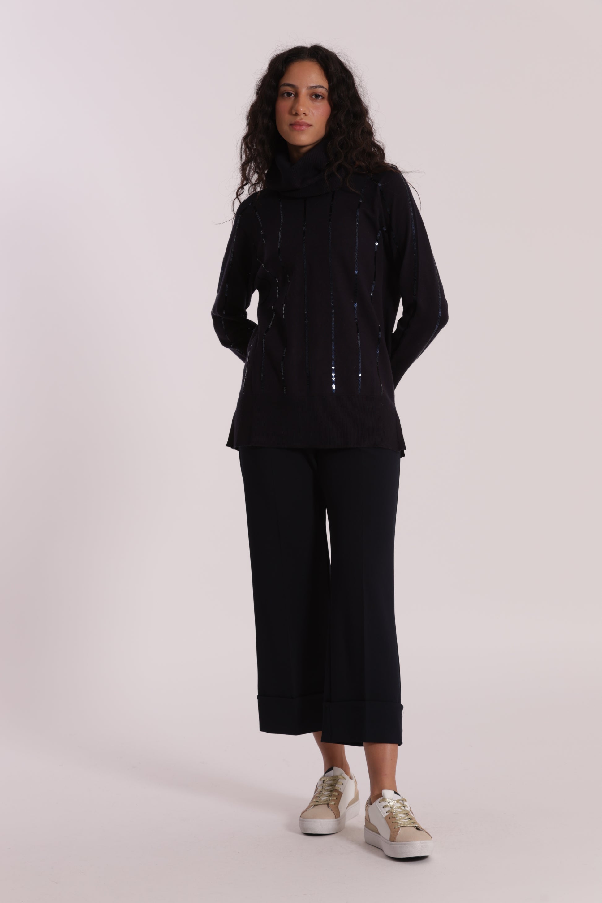 PANTALONE CROPPED CON RISVOLTO IN CREPE