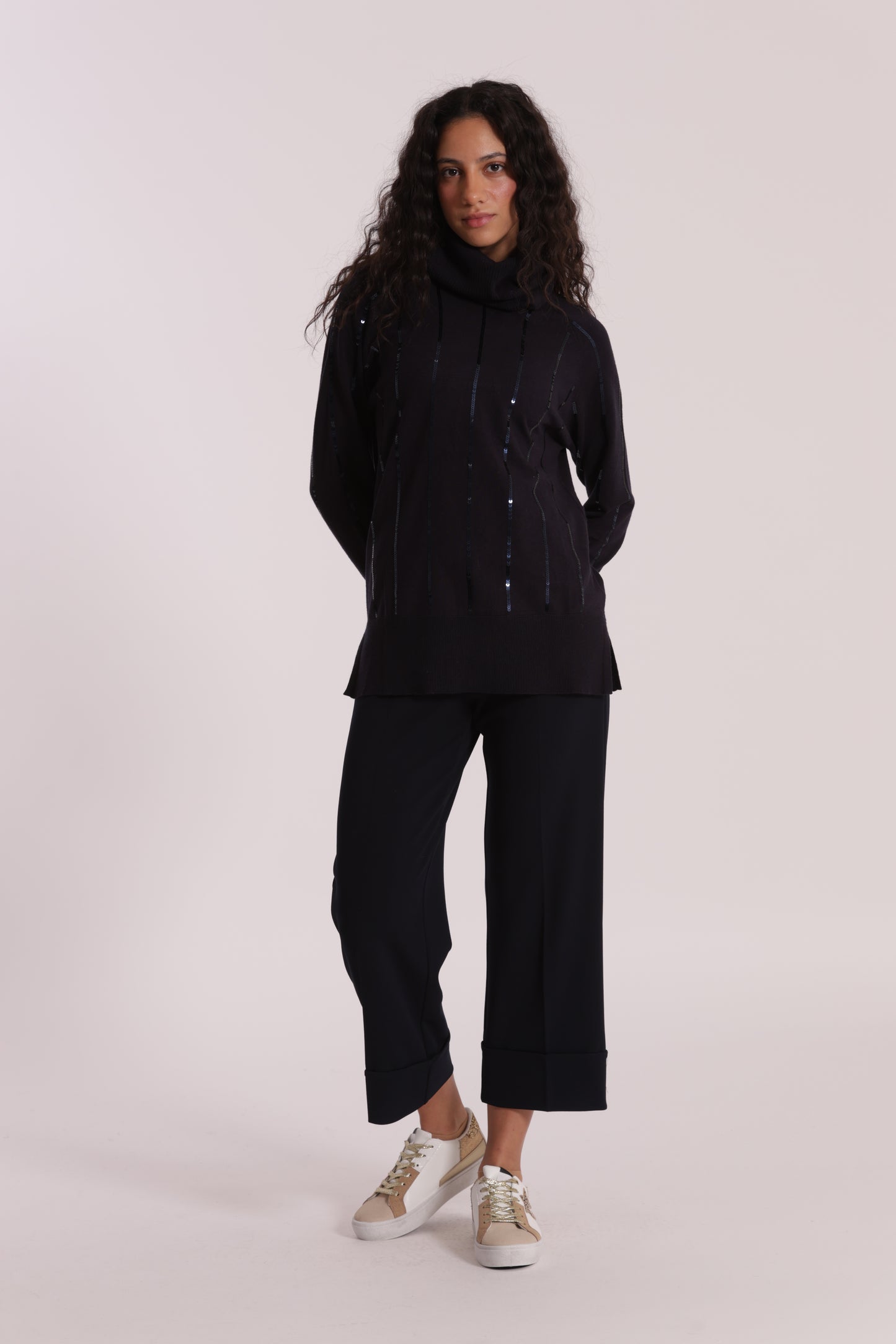 PANTALONE CROPPED CON RISVOLTO IN CREPE