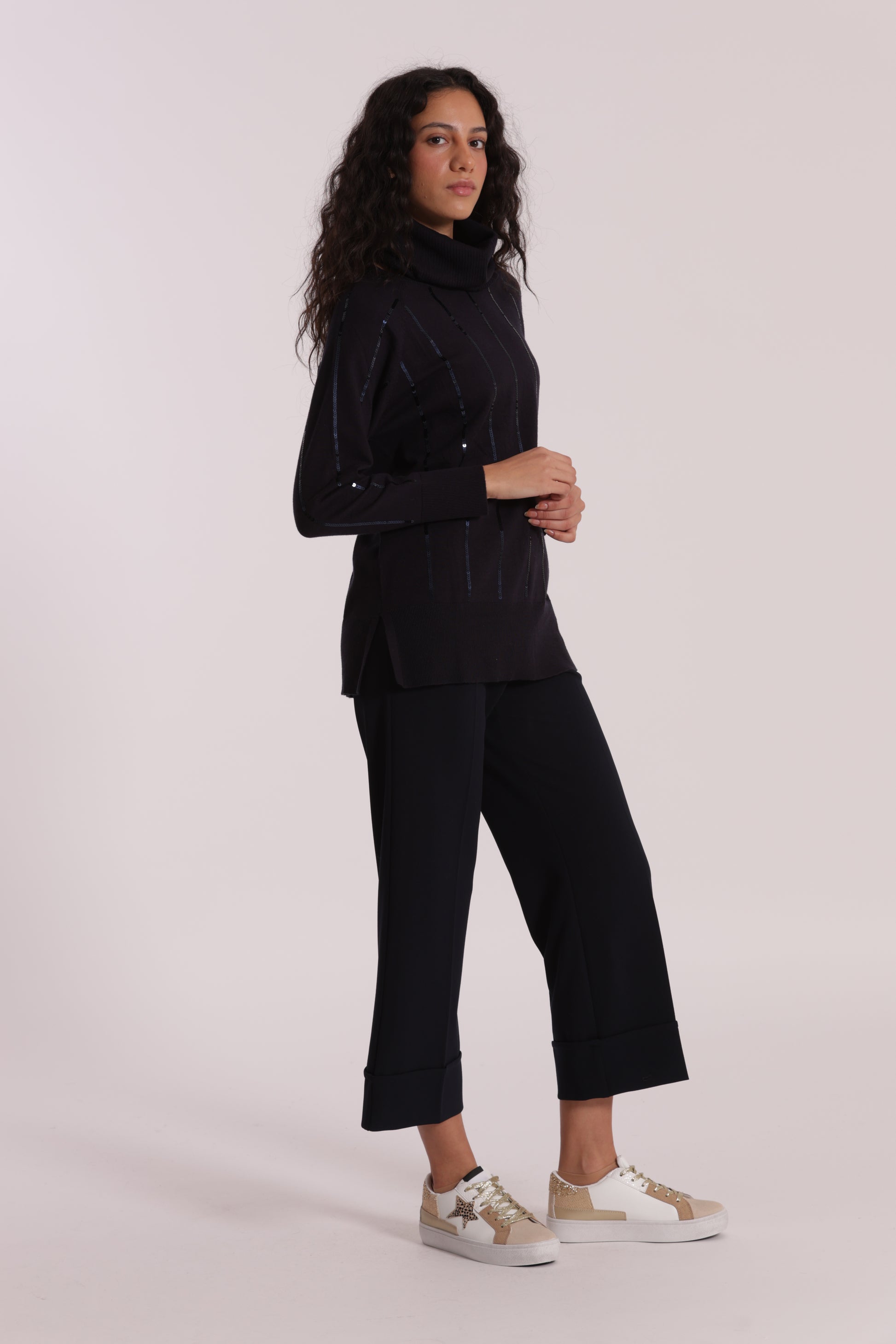 PANTALONE CROPPED CON RISVOLTO IN CREPE