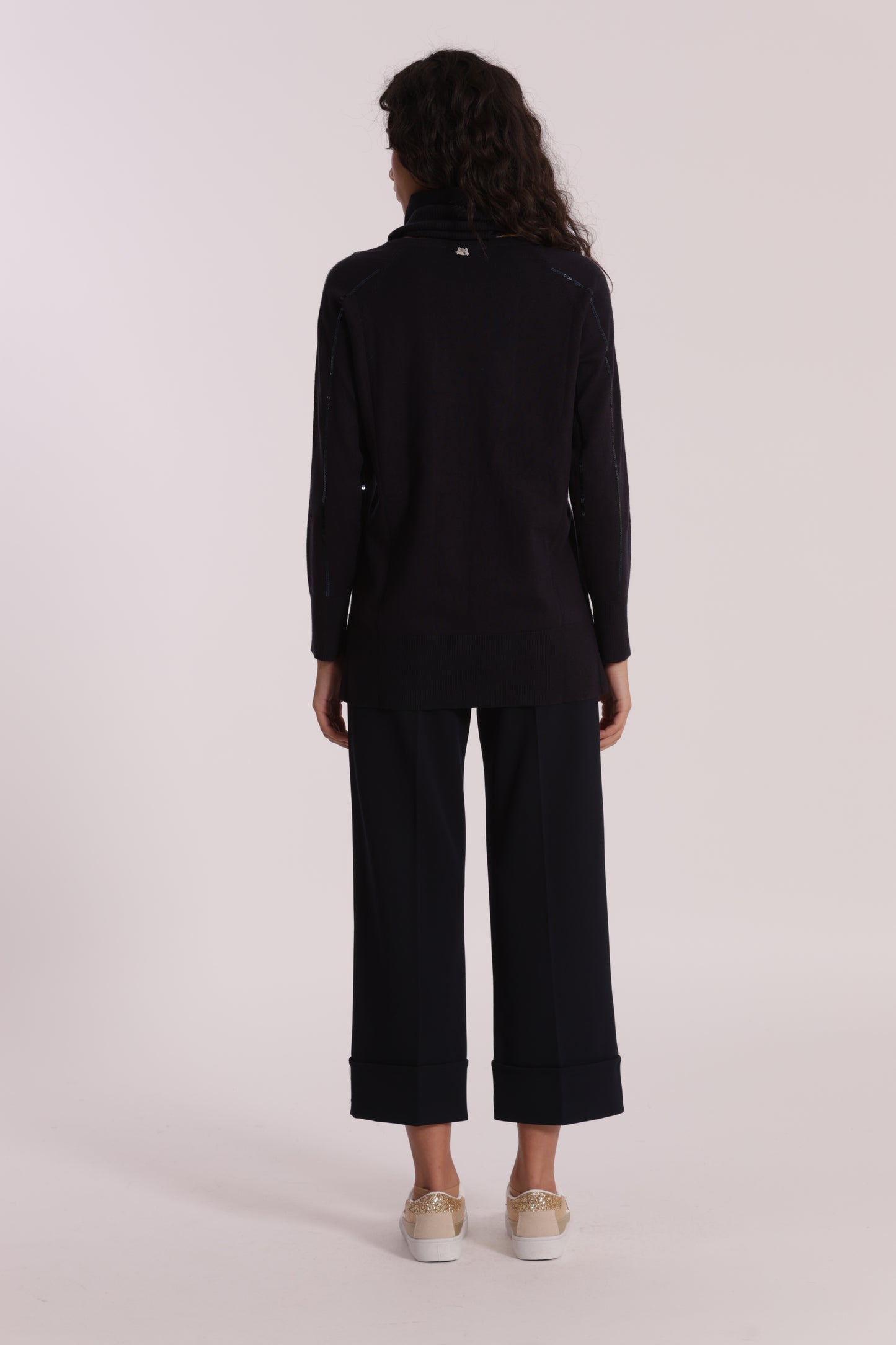 PANTALONE CROPPED CON RISVOLTO IN CREPE