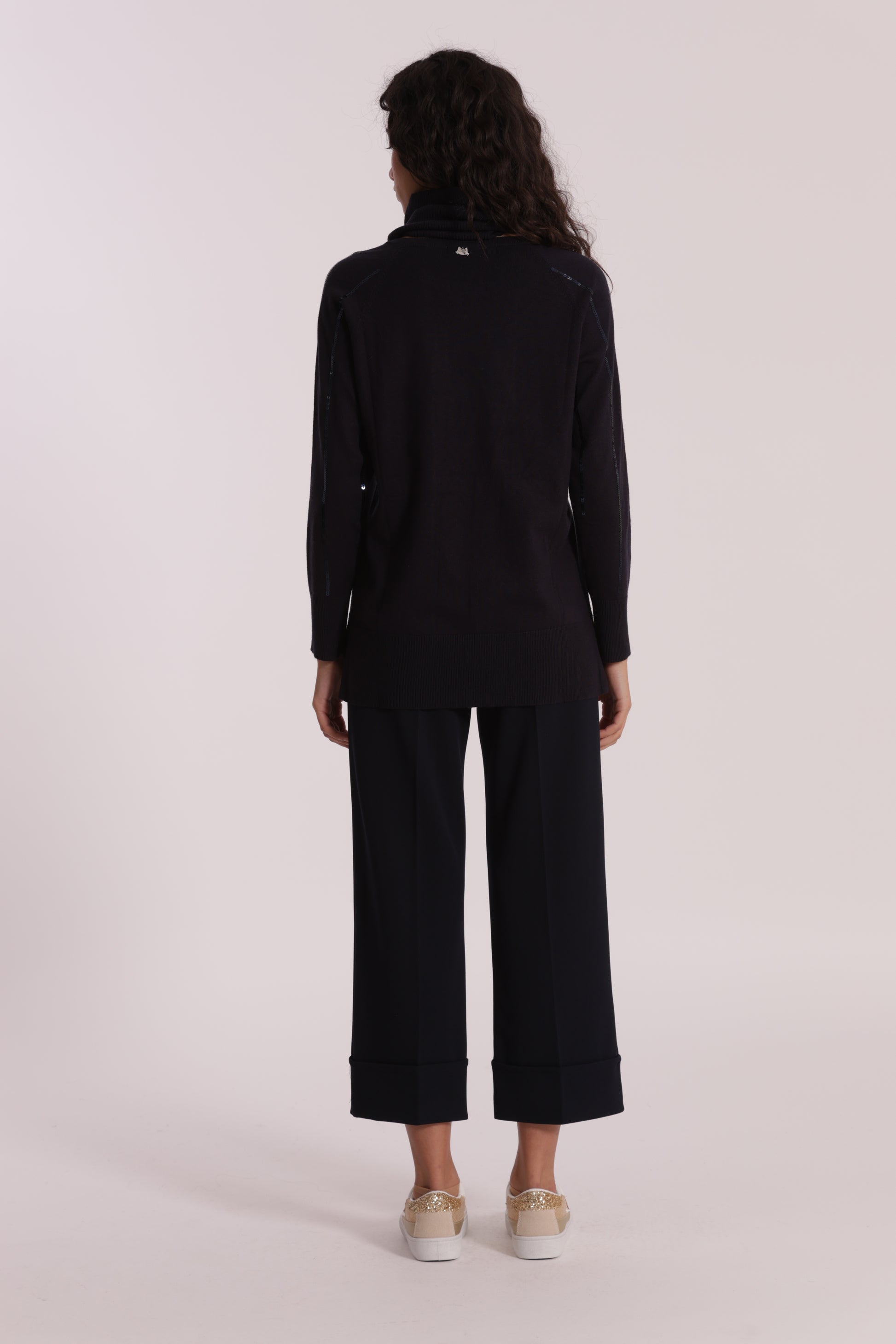 PANTALONE CROPPED CON RISVOLTO IN CREPE