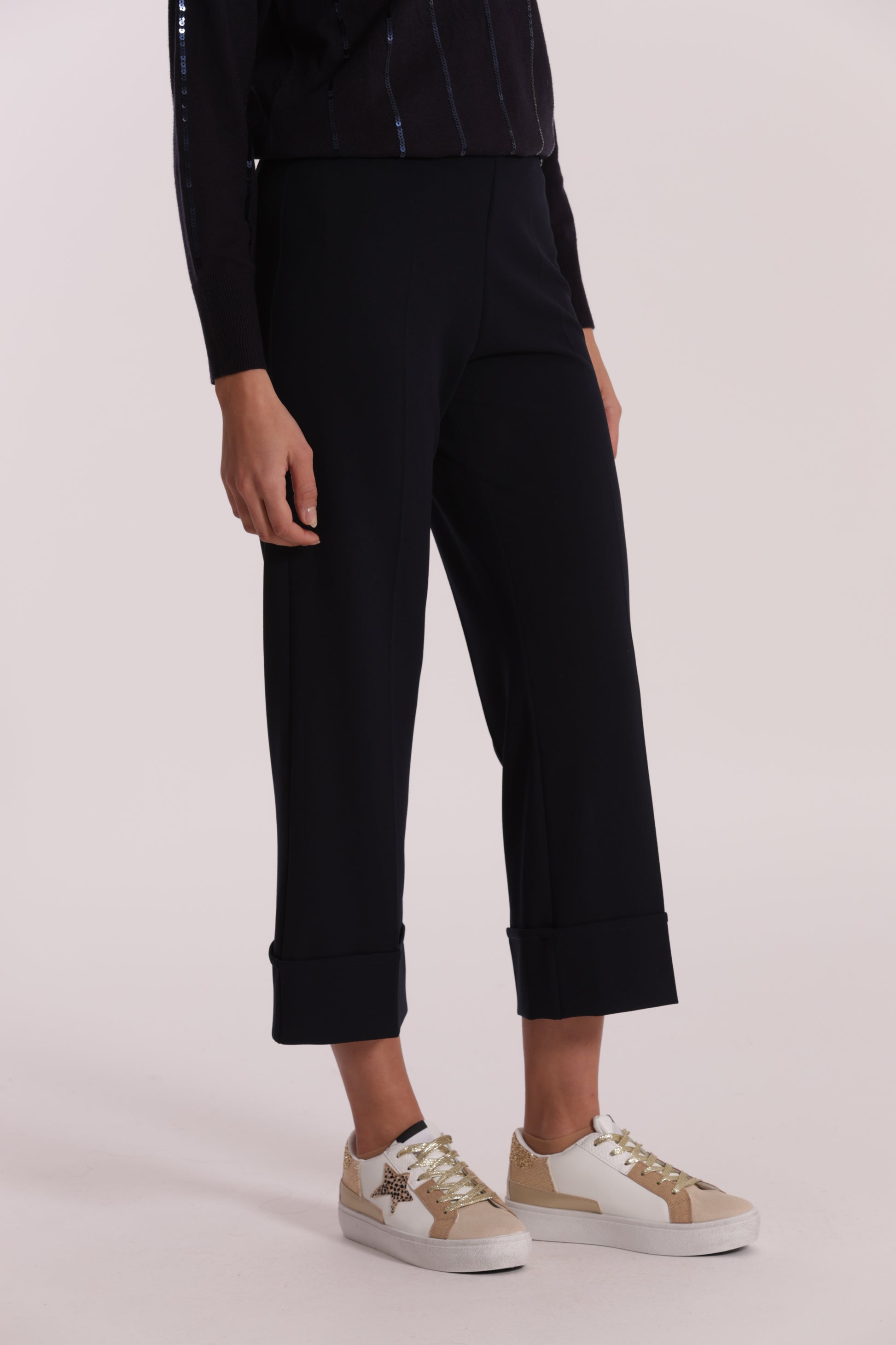 PANTALONE CROPPED CON RISVOLTO IN CREPE