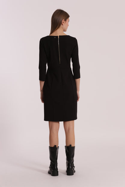 ABITO CORTO IN CREPE CON CUT OUT SU SPALLA