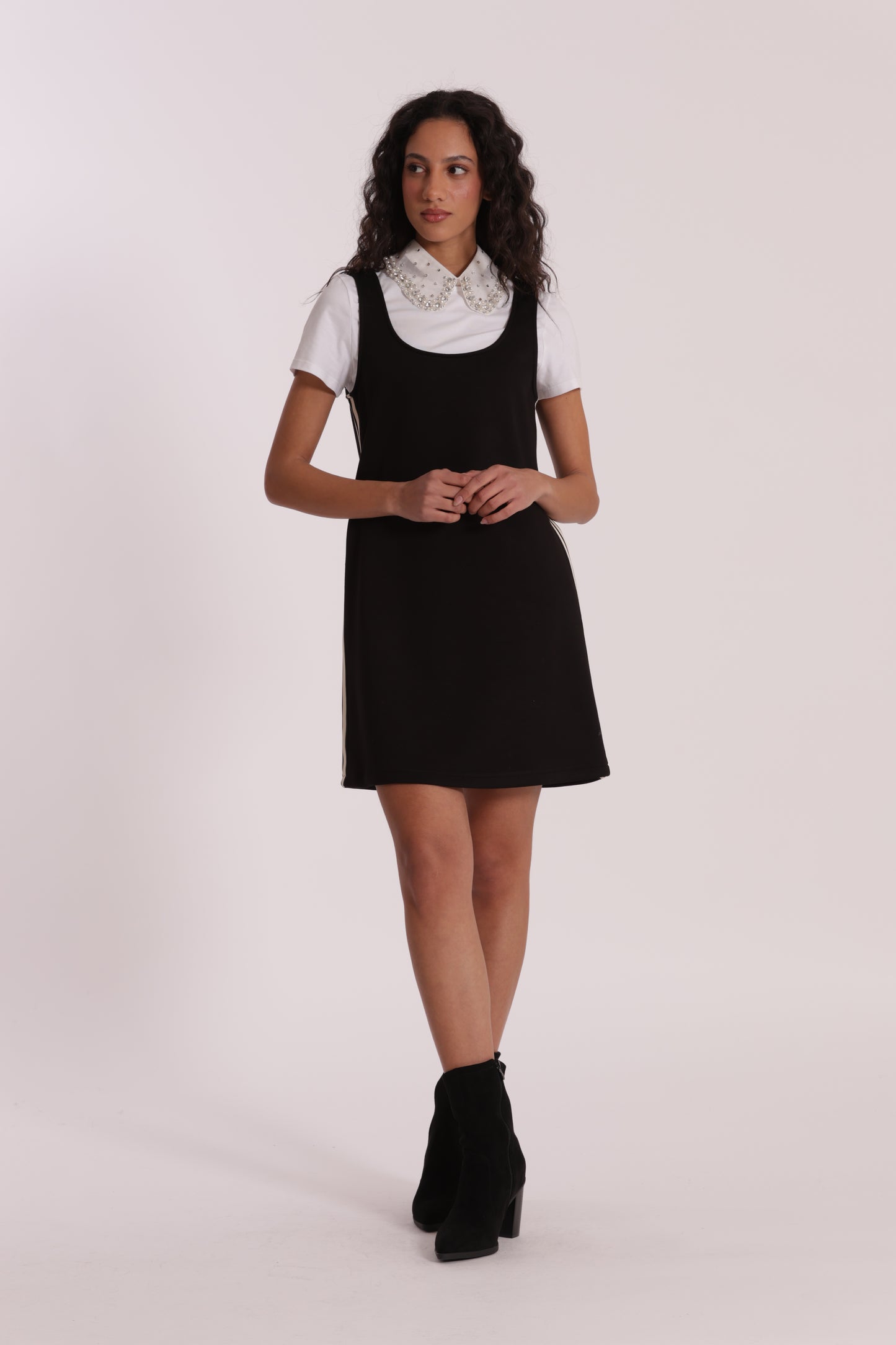 ABITO CORTO IN NEOPRENE CON PASSAMANERIA