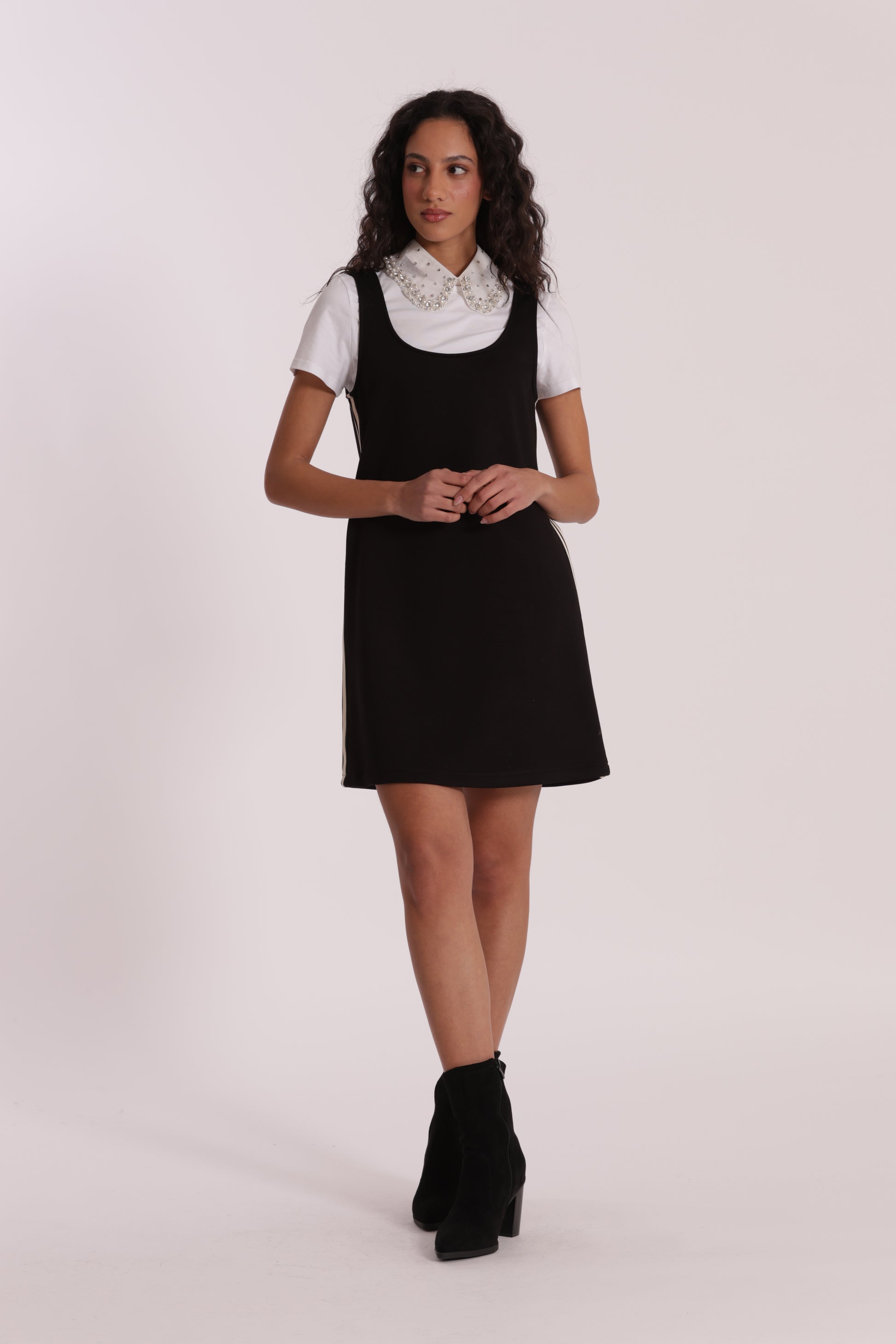 ABITO CORTO IN NEOPRENE CON PASSAMANERIA