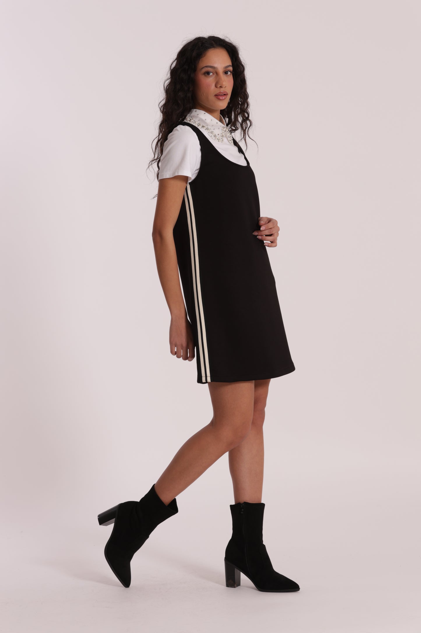 ABITO CORTO IN NEOPRENE CON PASSAMANERIA