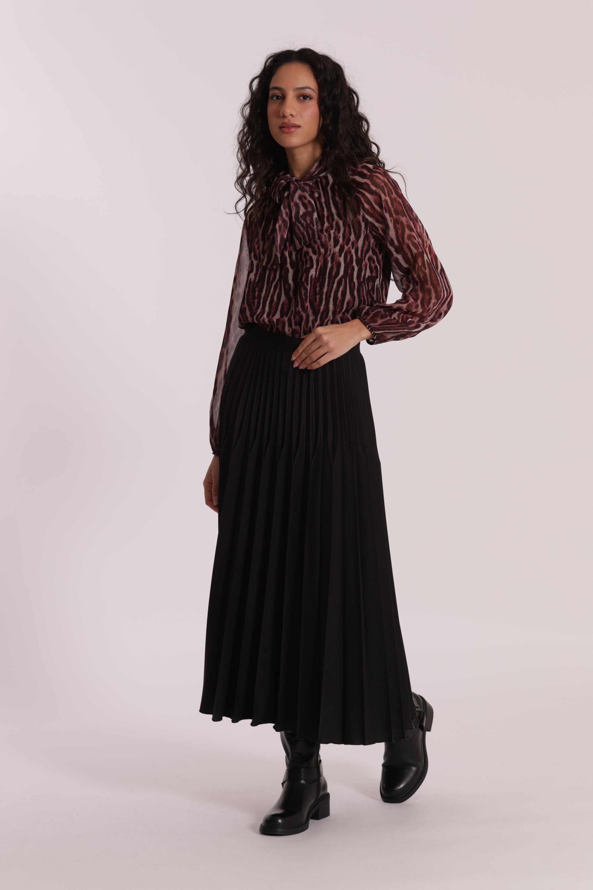 GONNA LONGUETTE IN POLYVISCOSA PLISSE