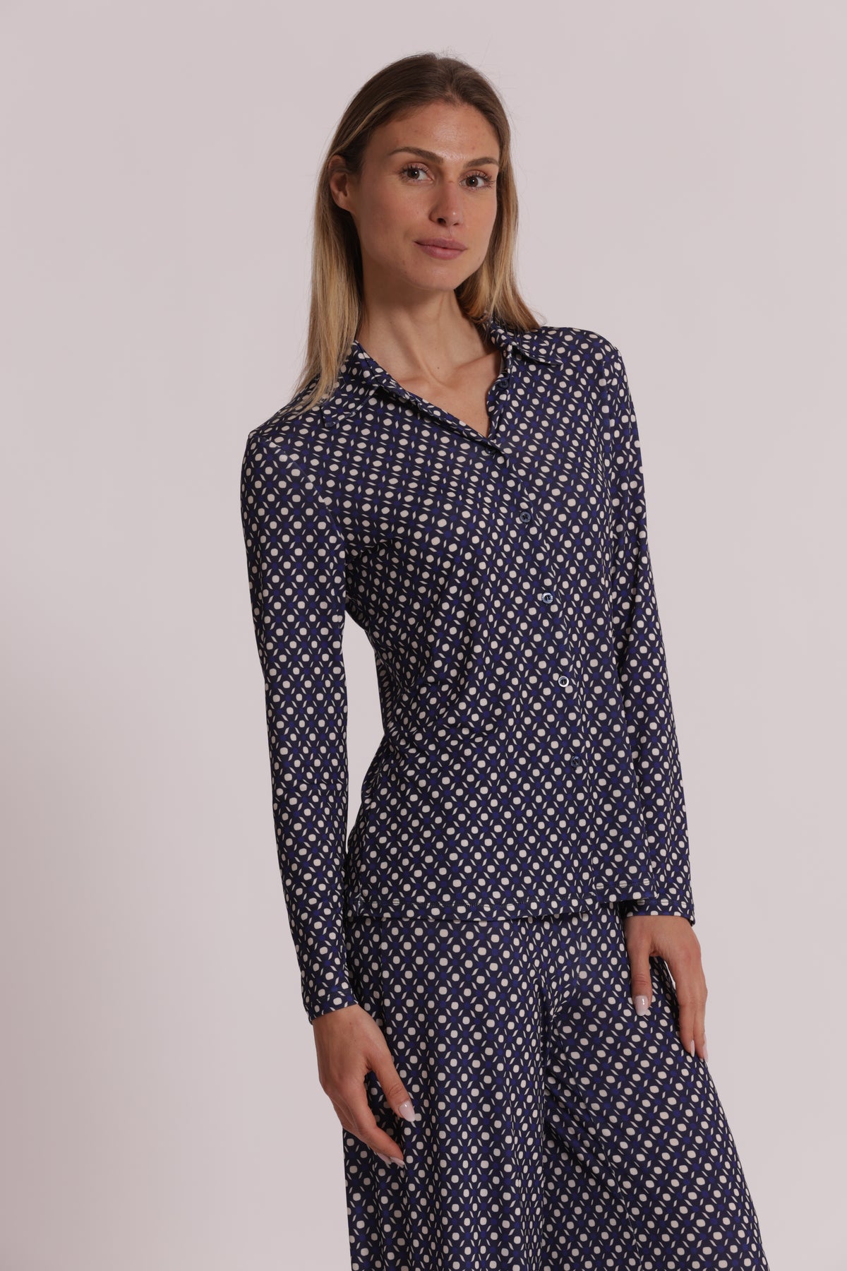 CAMICIA A MANICHE LUNGHE IN ITY IN FANTASIA