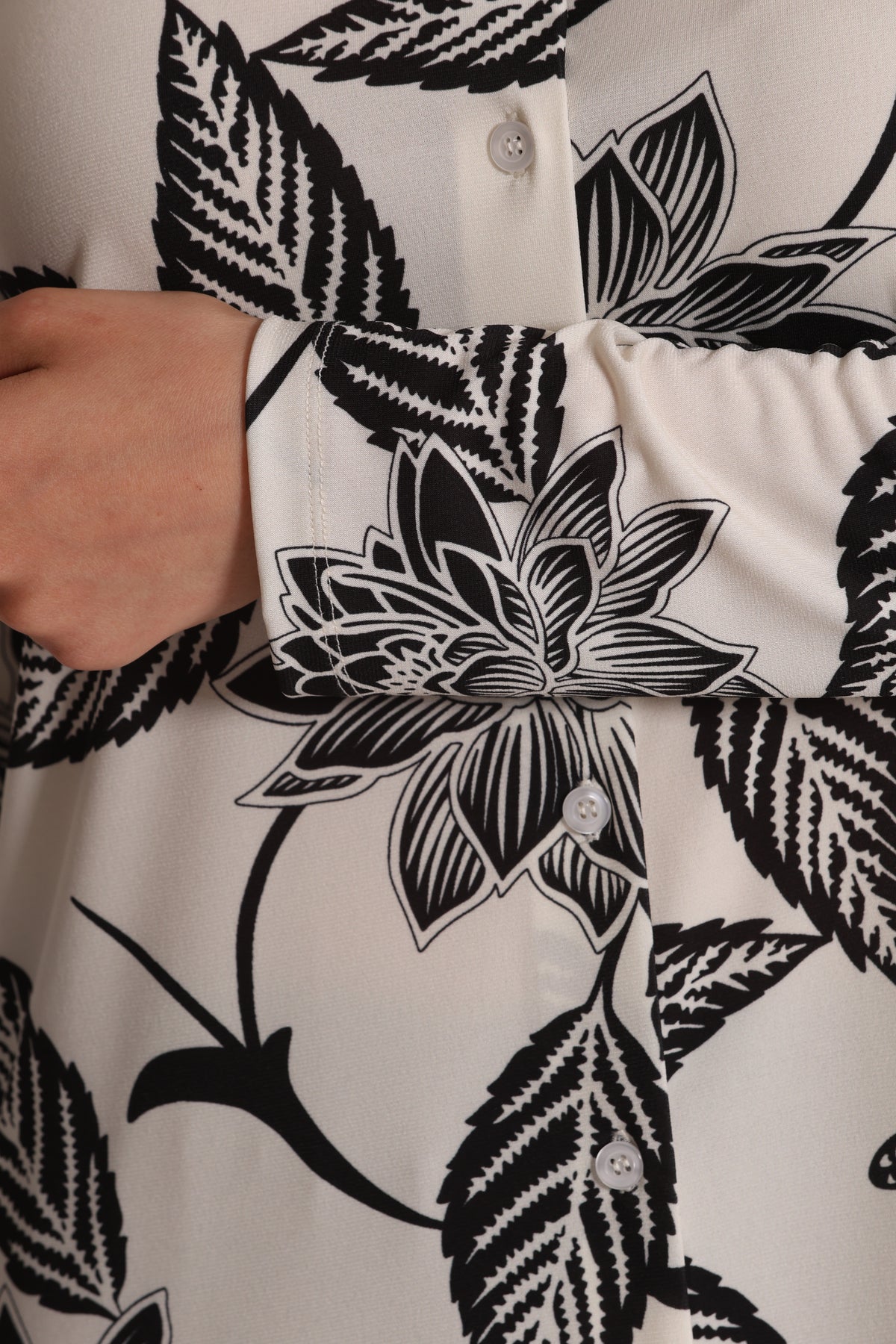 CAMICIA A MANICHE LUNGHE IN ITY IN FANTASIA