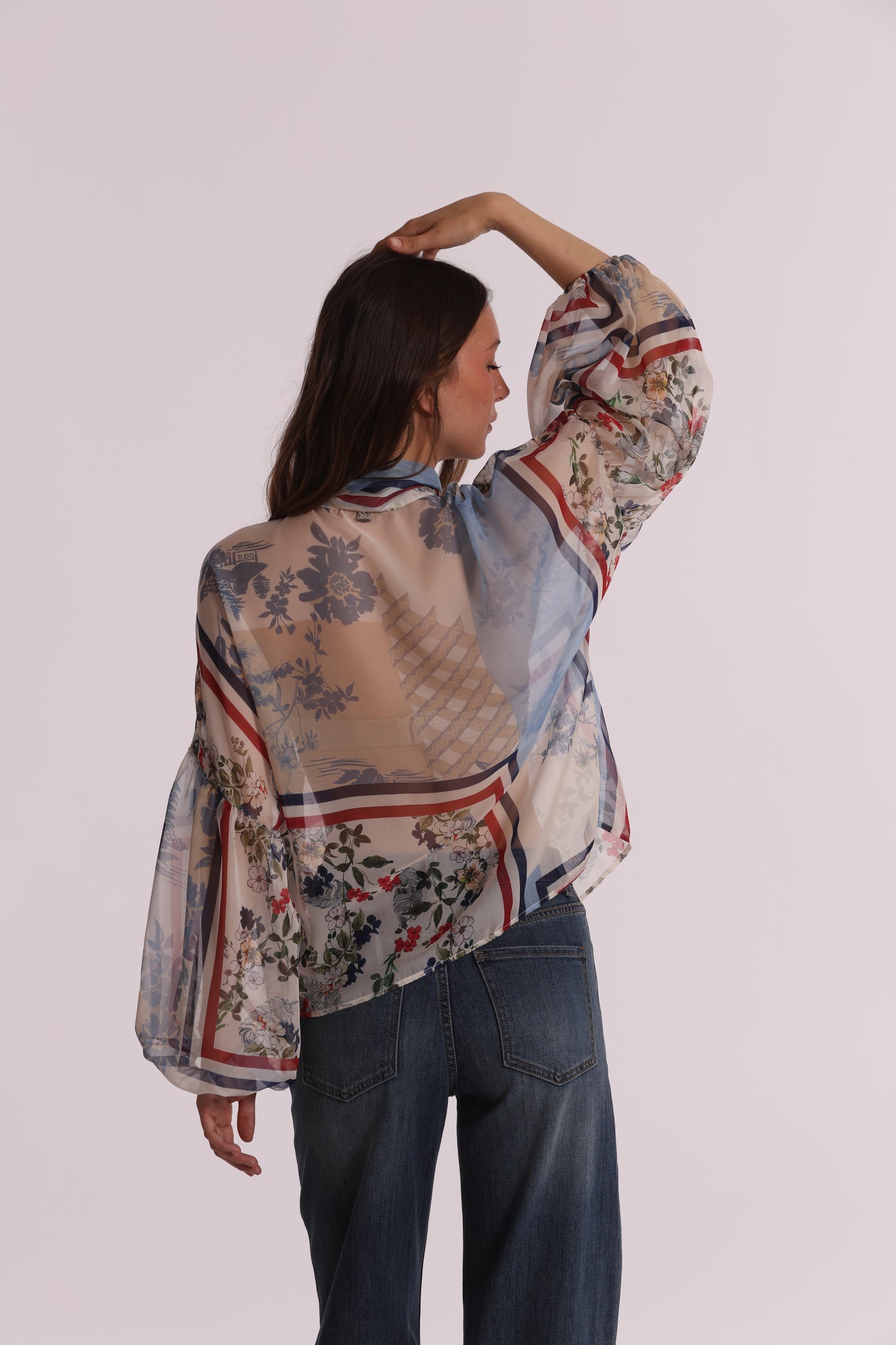 BLUSA FANTASIA FLORA DETTAGLIO FIOCCO