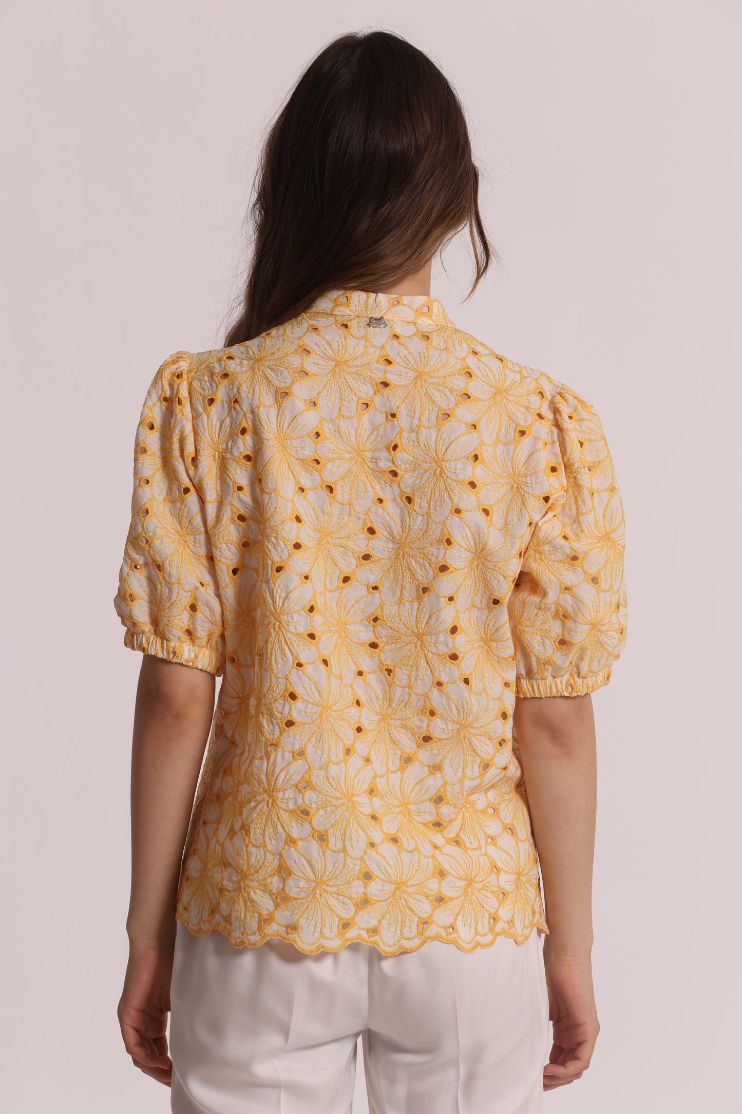 BLUSA A MANICHE CORTE IN SANGALLO