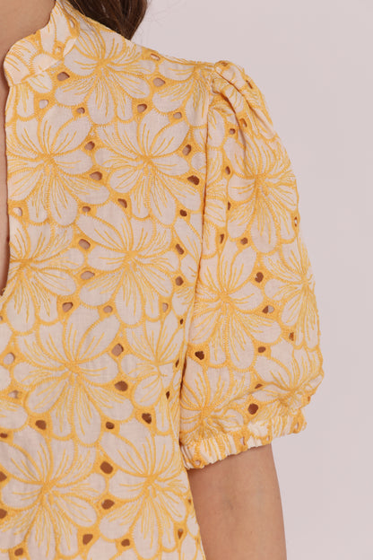 BLUSA A MANICHE CORTE IN SANGALLO