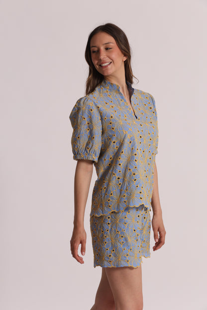 BLUSA A MANICHE CORTE IN SANGALLO