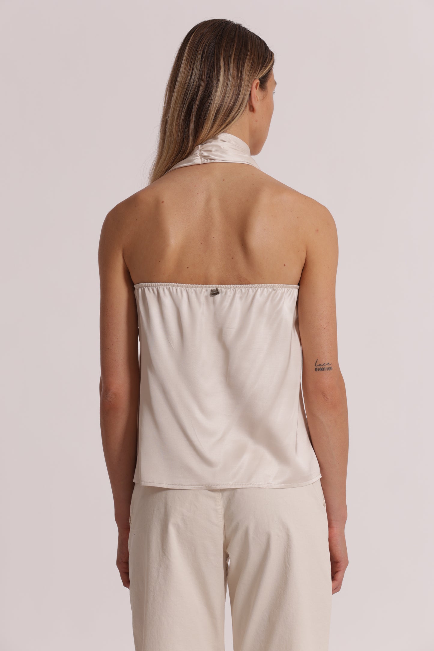 TOP IN RASO DETTAGLIO GIOIELLO