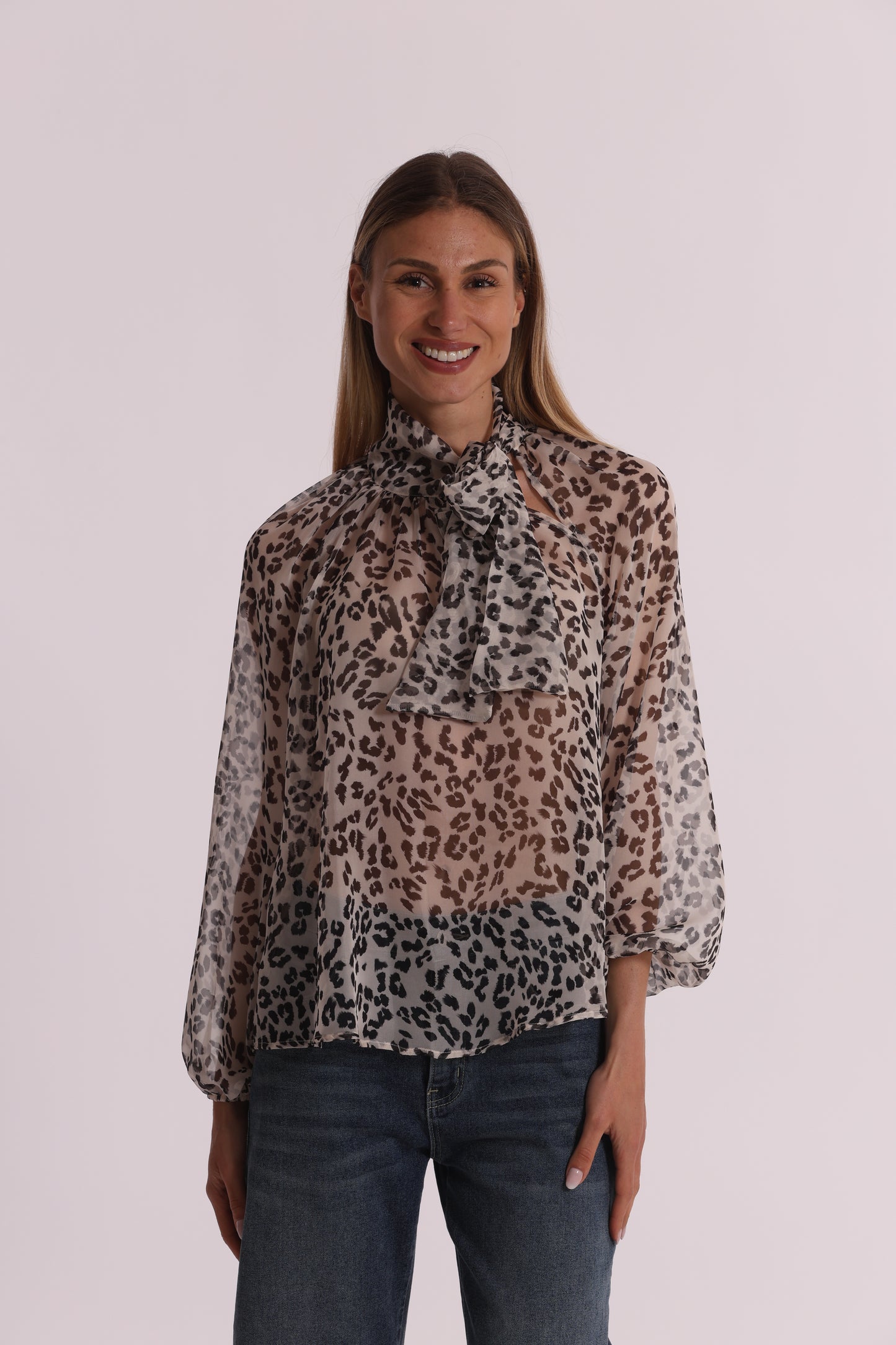 BLUSA ANIMALIER CON FIOCCO