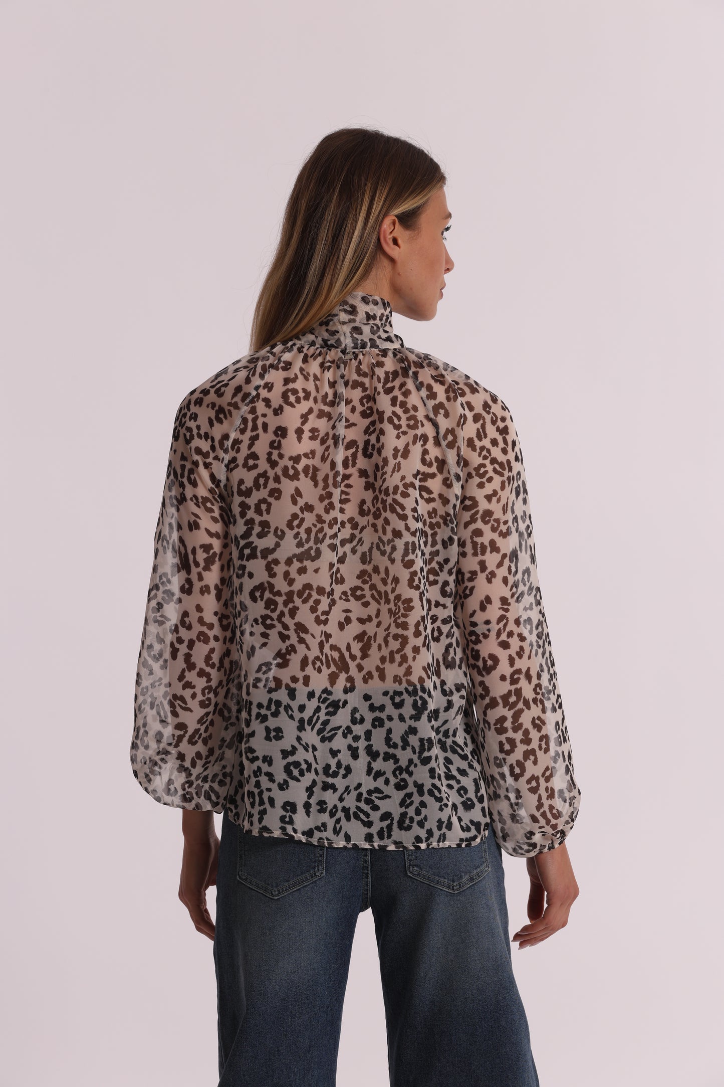 BLUSA ANIMALIER CON FIOCCO