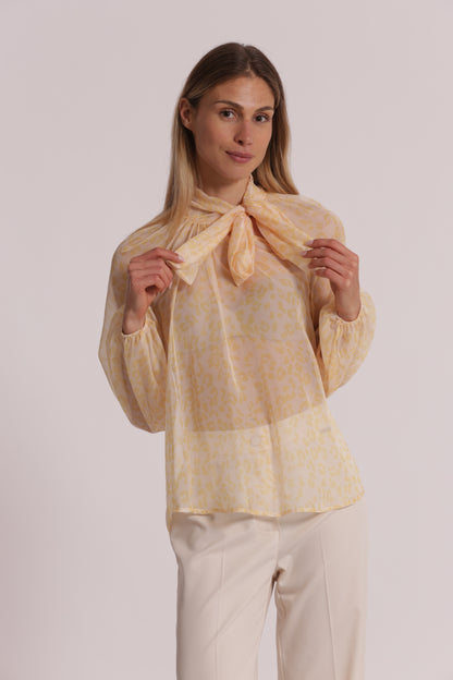 BLUSA ANIMALIER CON FIOCCO