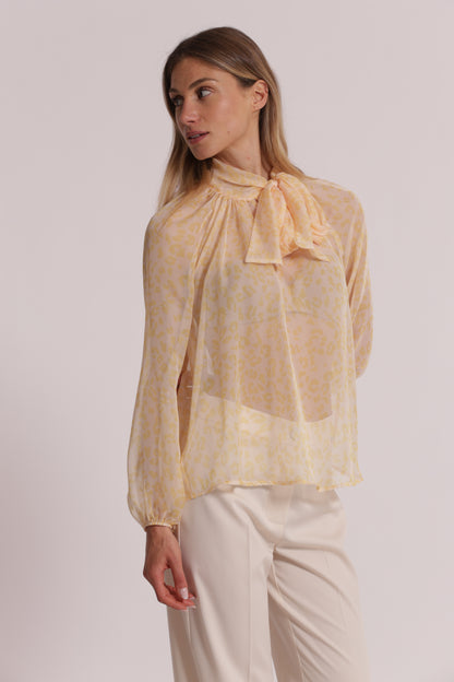 BLUSA ANIMALIER CON FIOCCO