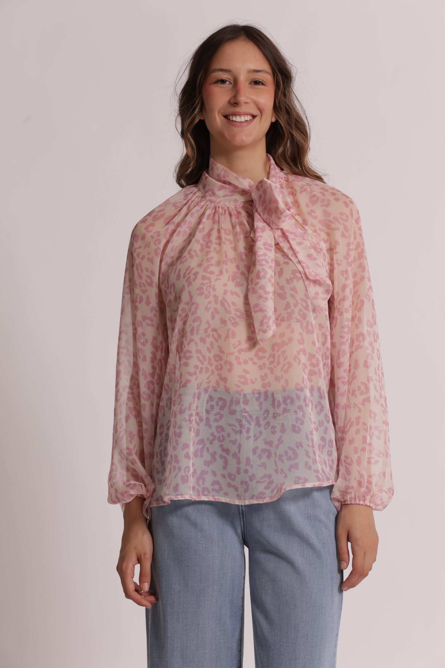 BLUSA ANIMALIER CON FIOCCO