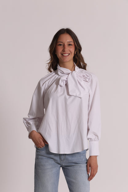 BLUSA A MANICHE LUNGHE CON DETTAGLIO FIOCCO